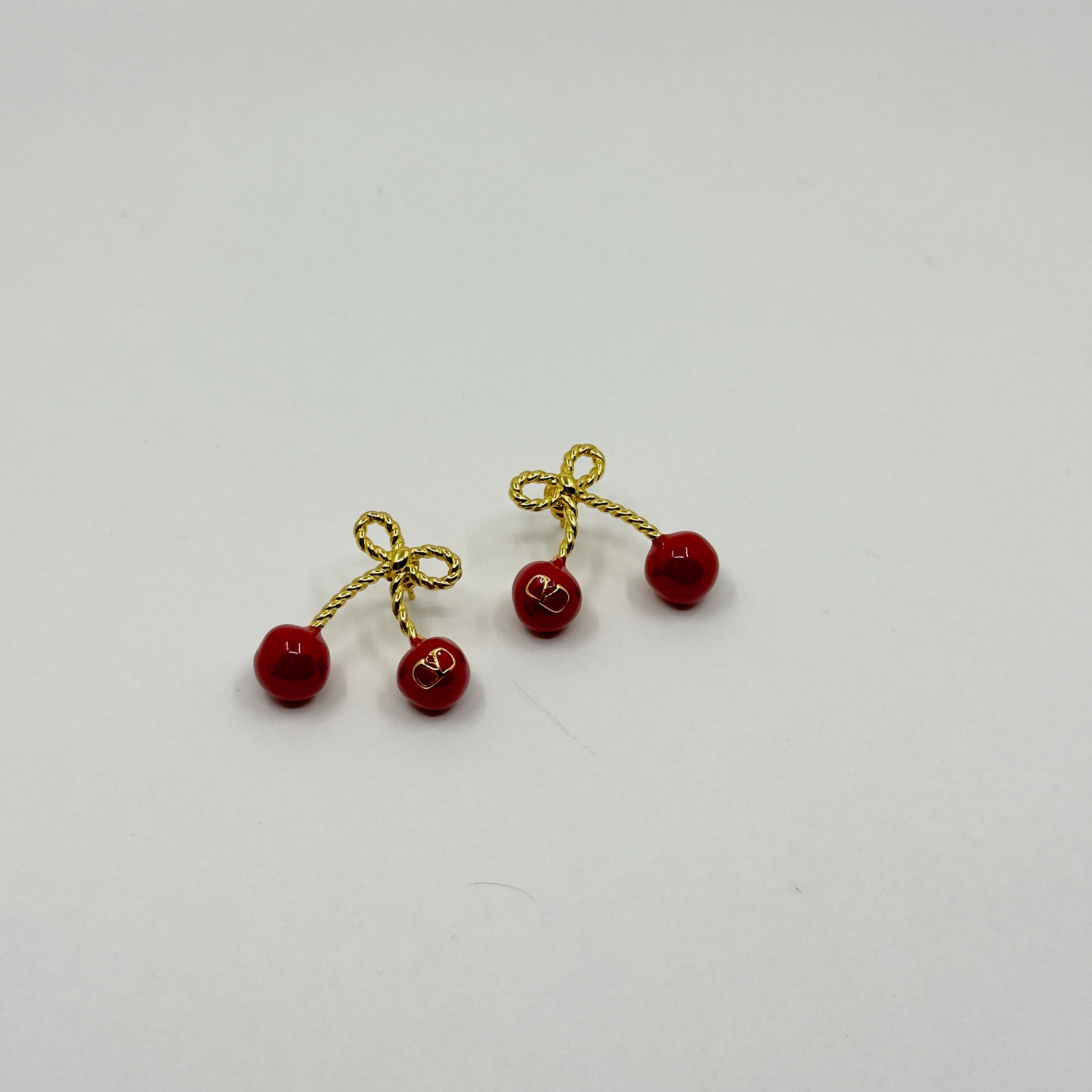 Valent. Kırmızı Cherryfic Küpe