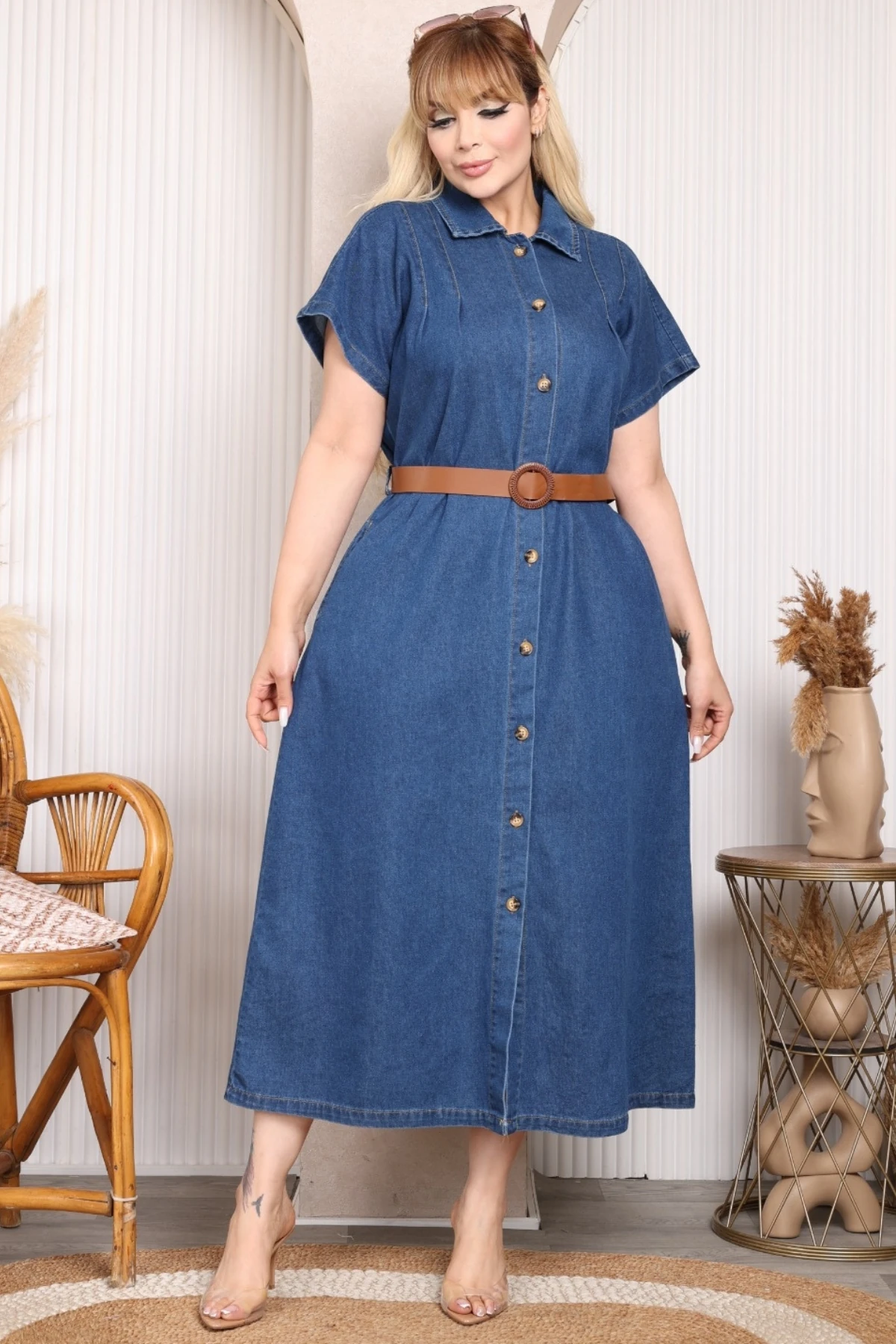 Kadın Büyük Beden Önden Düğmeli Kuşaklı Denim Kot Elbise