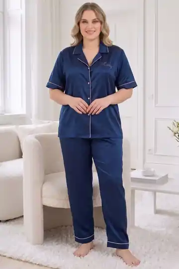 Büyük Beden Lüks Saten Premium Comfort Serisi Yumuşak Dokulu Önden Düğmeli Alt Üst Pijama Takımı - Lacivert