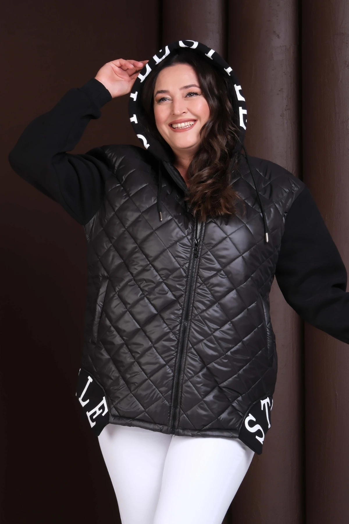 Büyük Beden Kadın 3 İplik Şardonlu Kapüşonlu Kapitone Mont – Kumaş Kollu, Sıcak ve Rahat Günlük Dış Giyim