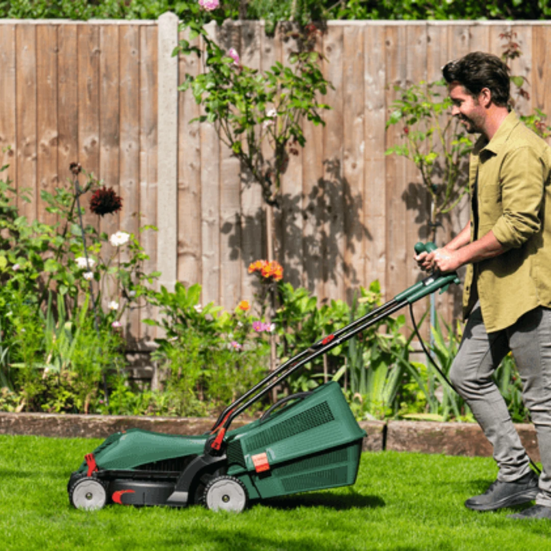 BOSCH Çim Biçme Makinesi UniversalRotak 37-555