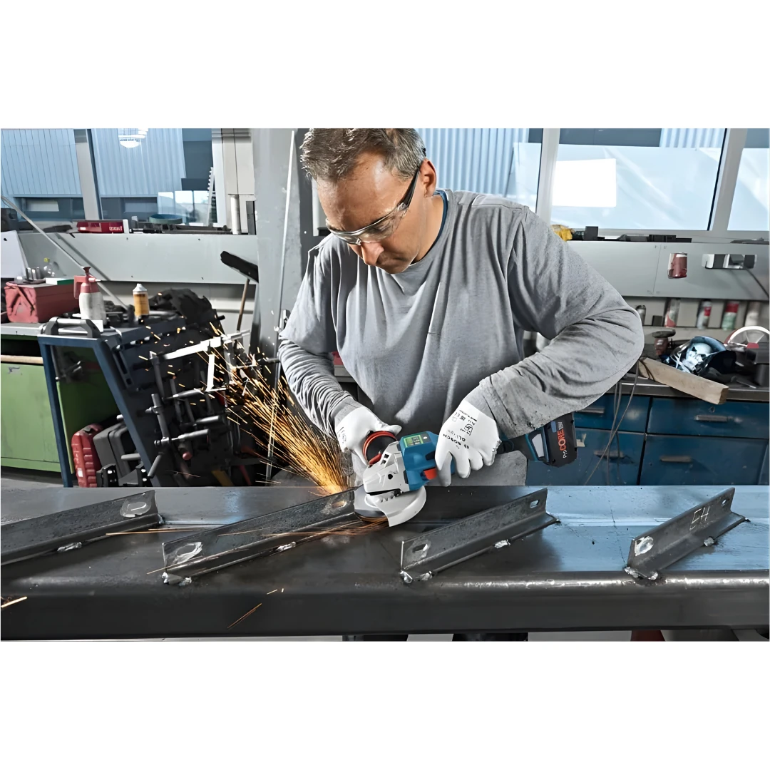 BOSCH AKÜLÜ TAŞLAMA MAKİNESİ 125 MM GWS 18V-15 SC (SOLO)