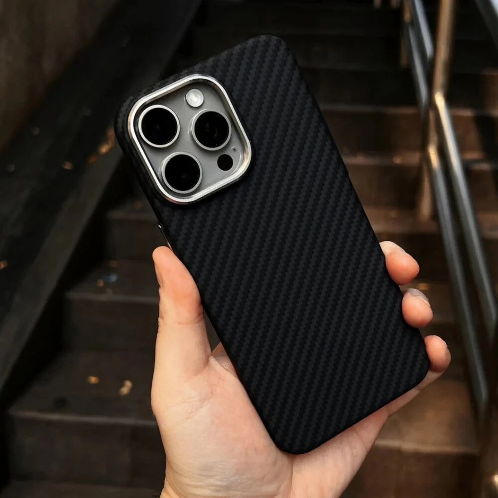 iPhone Karbon Fiber Kılıf – Mat Siyah Premium Seri 