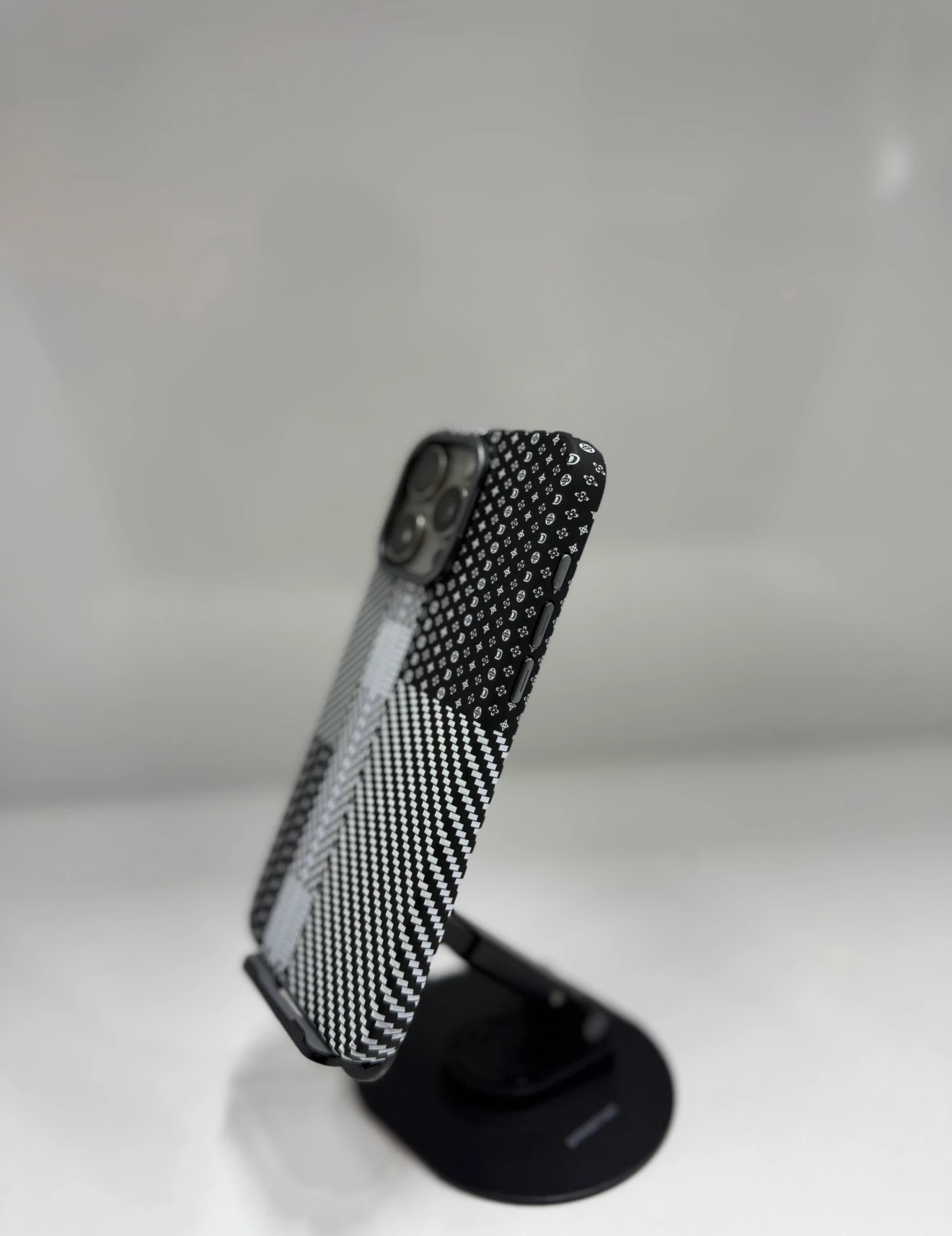 Karbon Mozaik Şerit Kılıf 