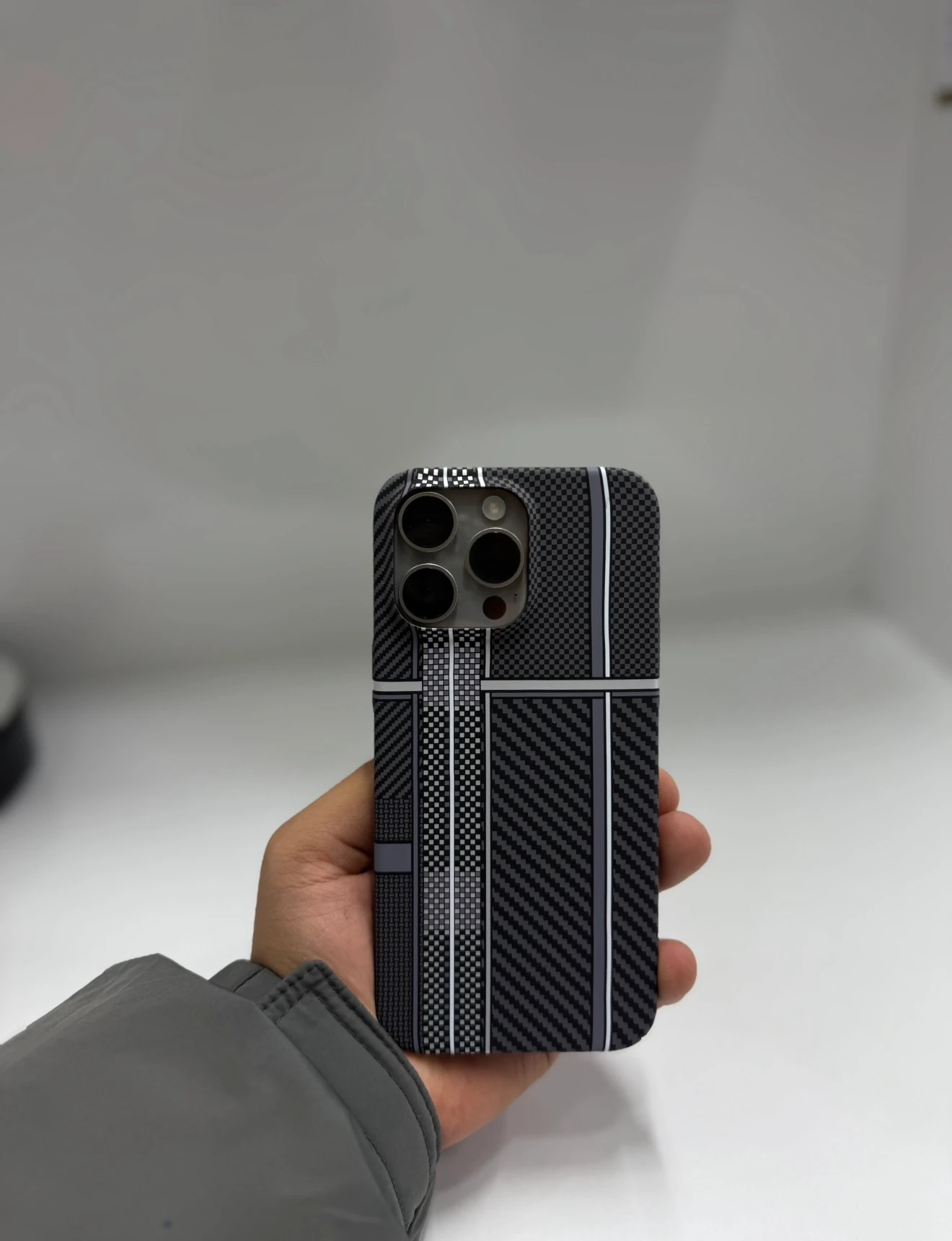 İphone Karbon Line Serisi - Siyah Gümüş Hatlı Kılıf 