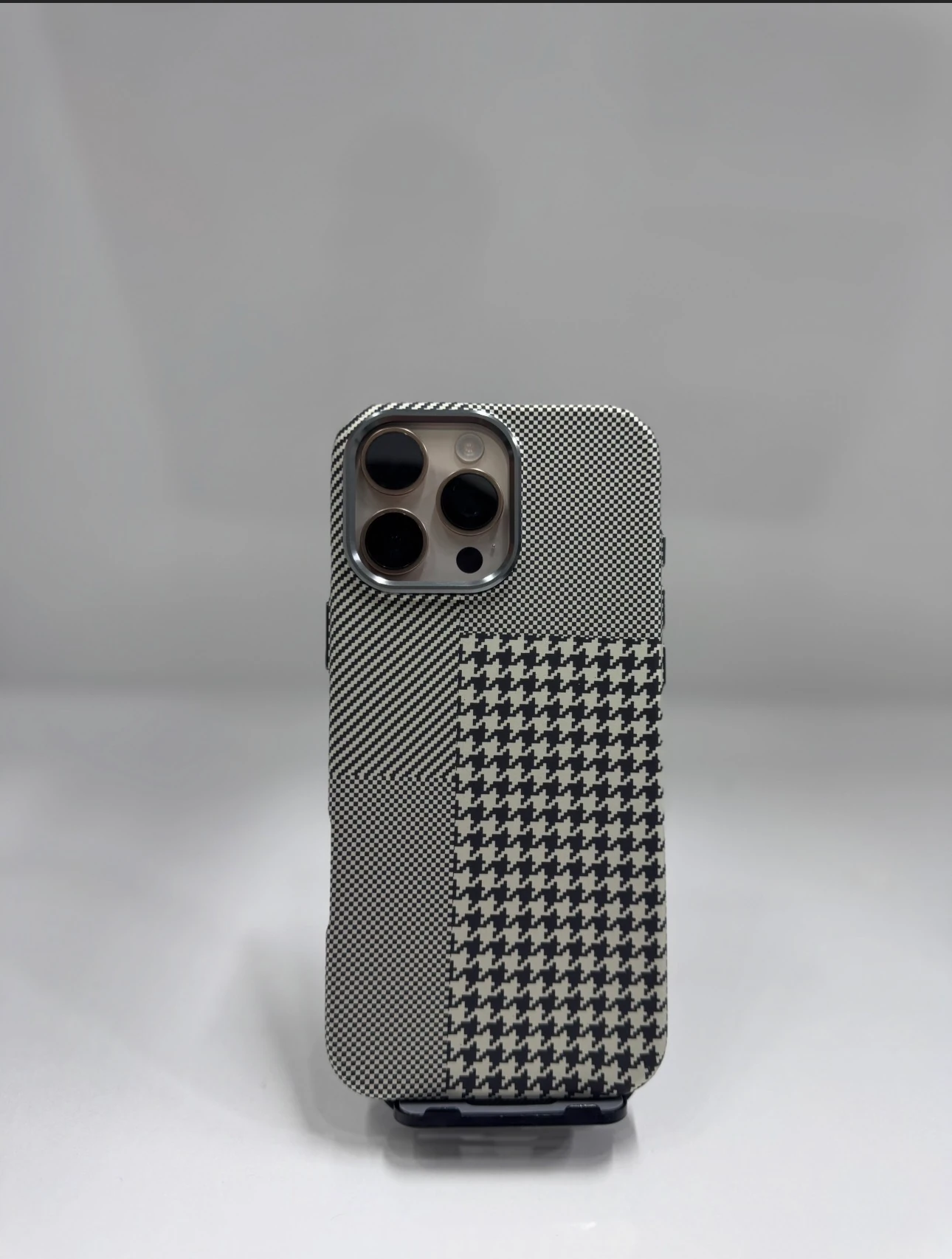 Karbon Şerit Tasarım Kılıf 