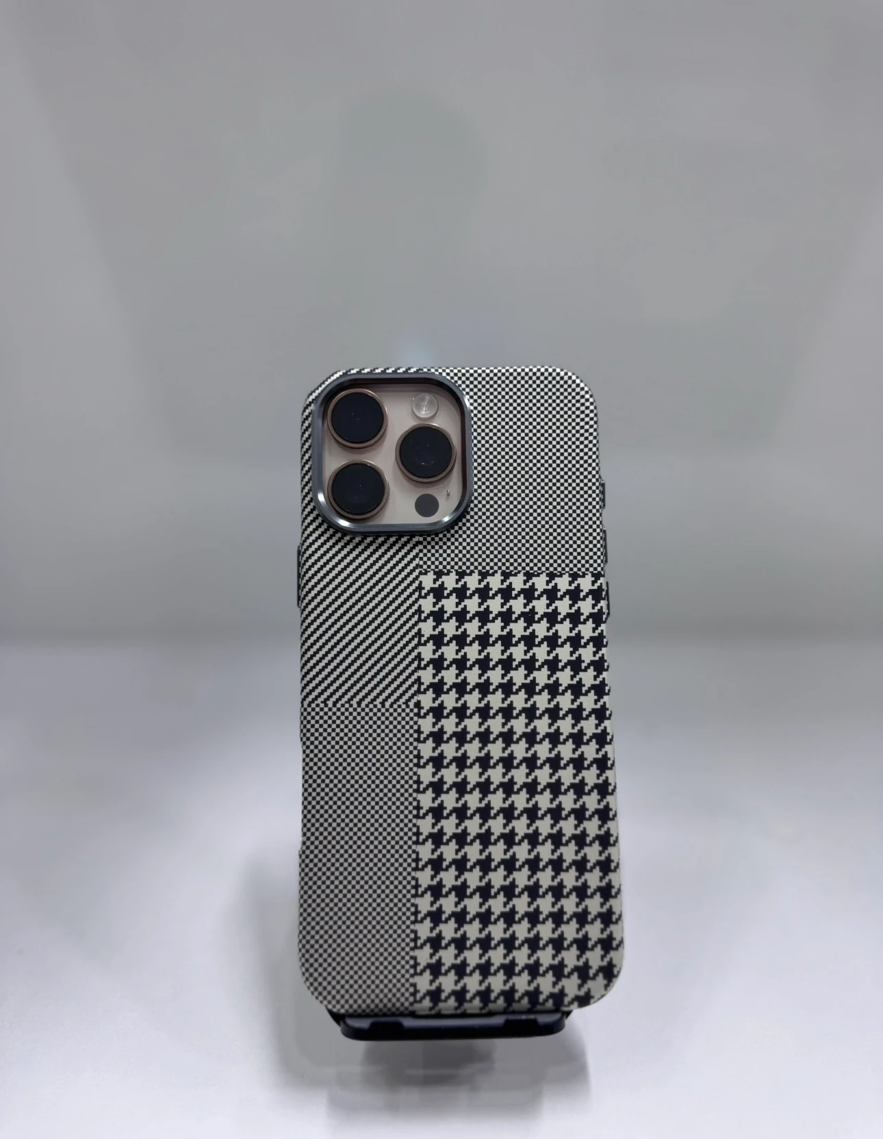 Karbon Şerit Tasarım Kılıf 