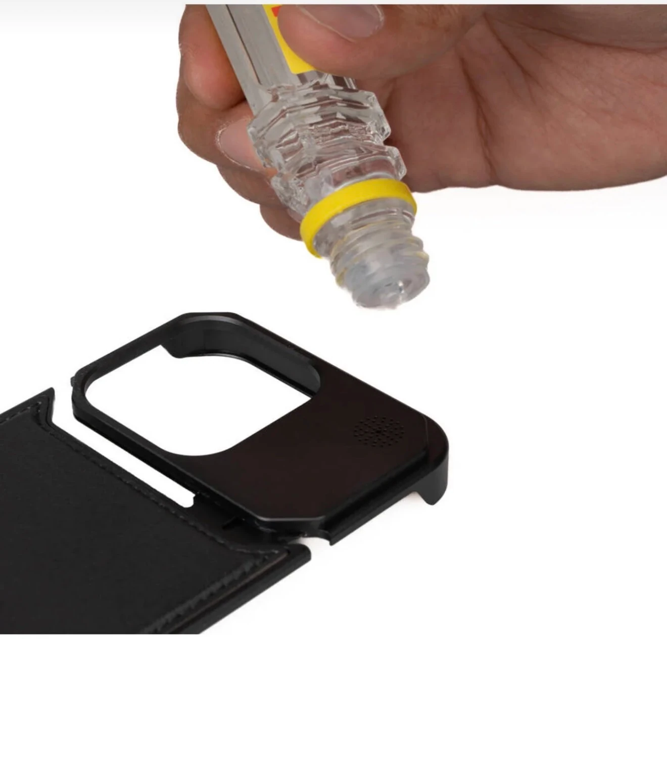 iPhone Deri Magsafe Kılıf – Mekanizmalı Koku Hazneli Kapak Seri (Kahverengi) 