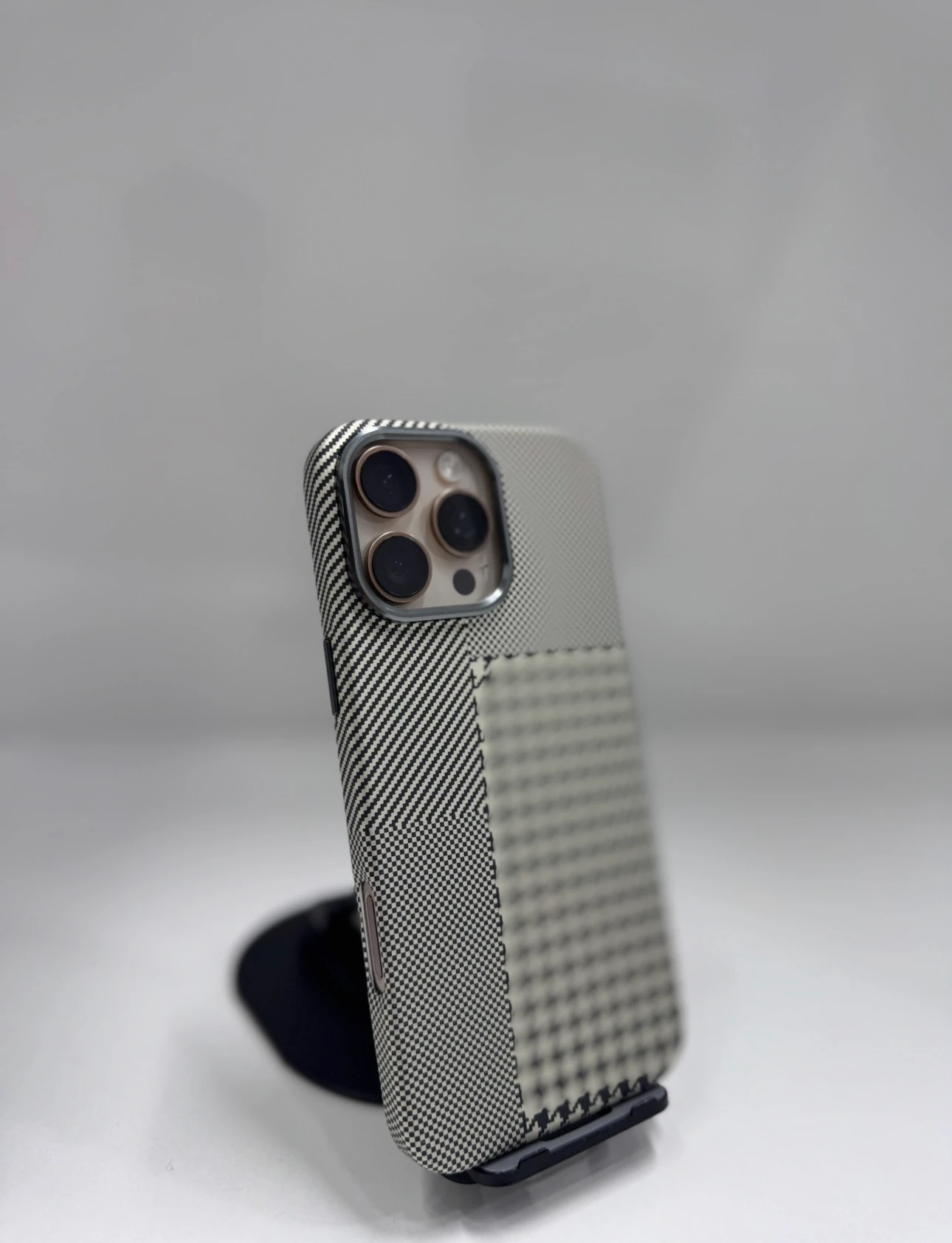 Karbon Şerit Tasarım Kılıf 