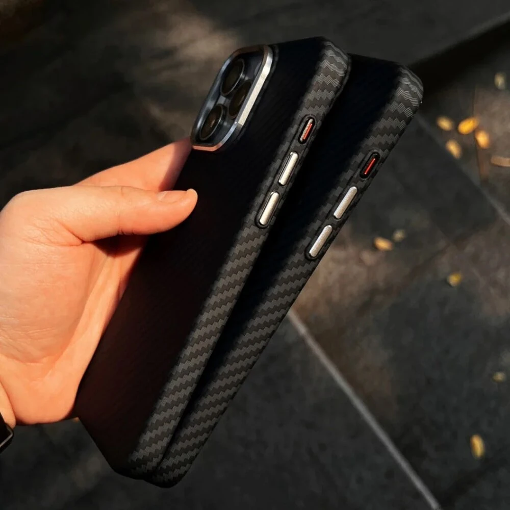 iPhone Karbon Fiber Kılıf – Mat Siyah Premium Seri 