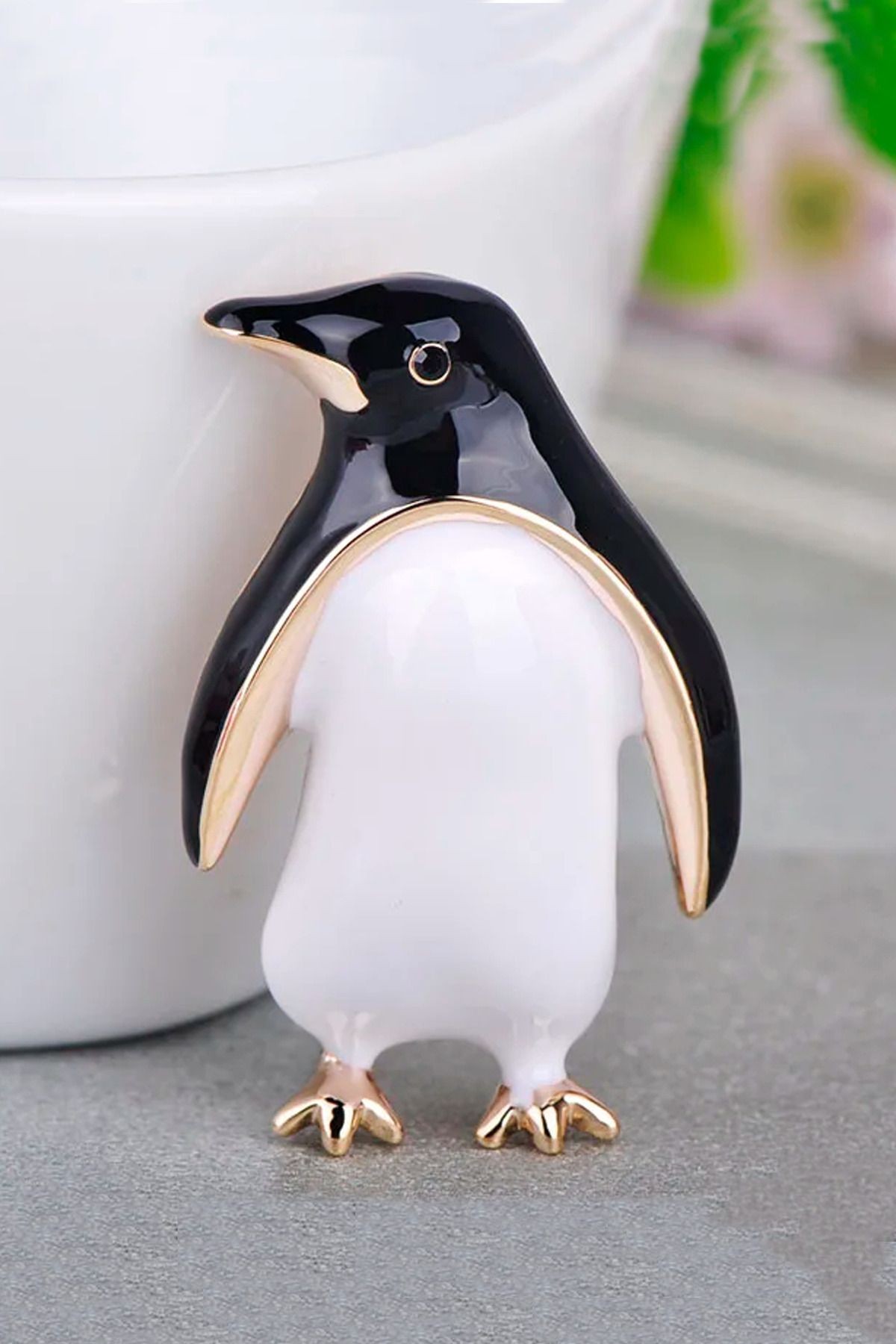 Penguen Figürlü Kadın Broş