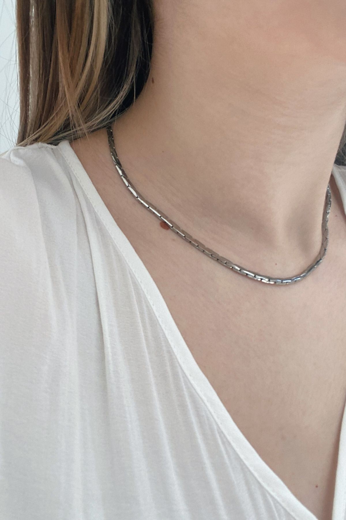 İnce Yılan Model Gümüş Renk Zincir Kadın Kolye