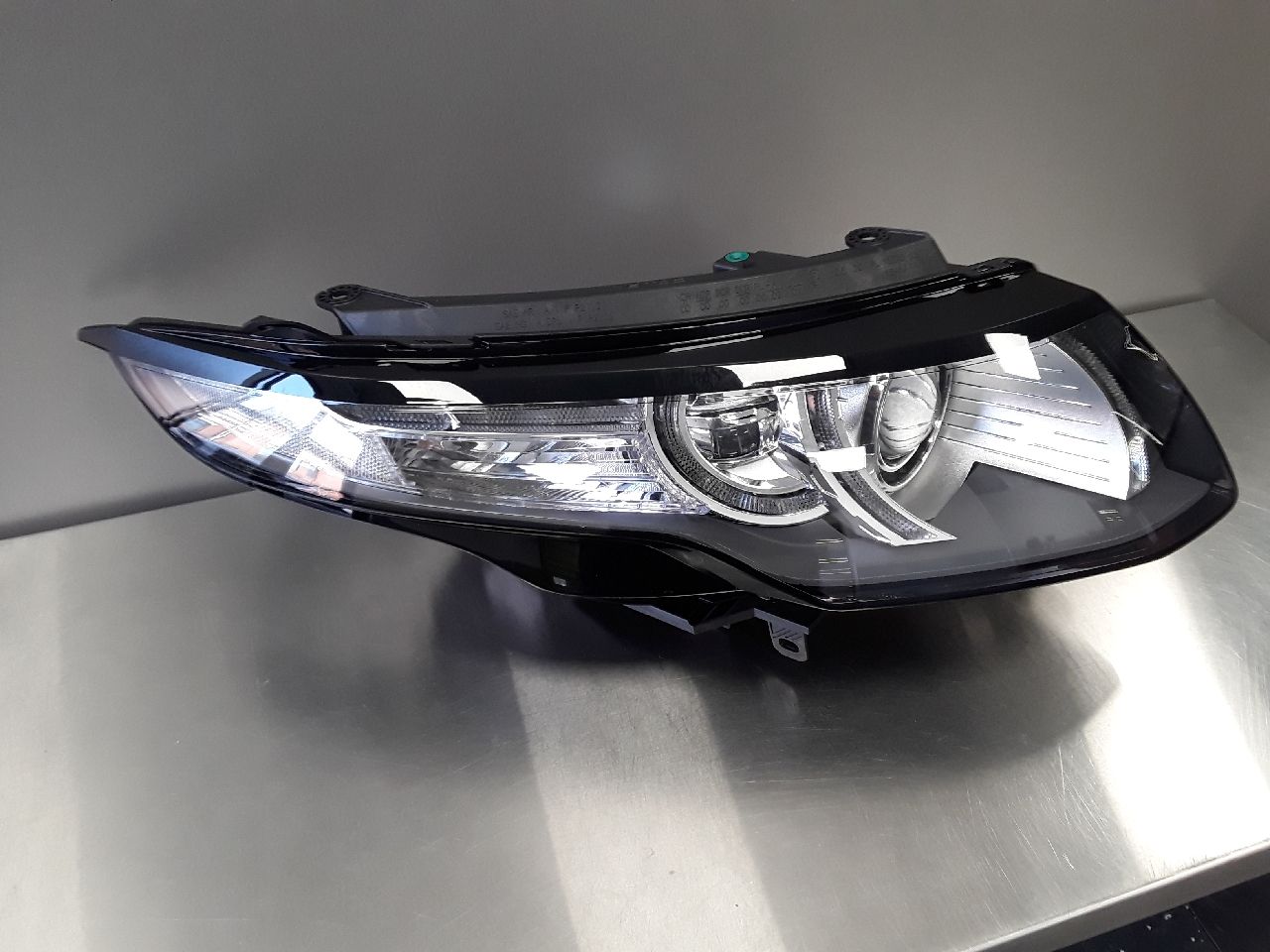 FAR SAG RANGE ROVER EVOQUE 16> BEYINLER UZERINDE - DEGRA LR048049