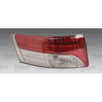 STOP LAMBASI SAG (LED) AVENSIS SEDAN 1,6 / 1,8 / 2,0 / 2,0 D4D 09> - VALEO 043957