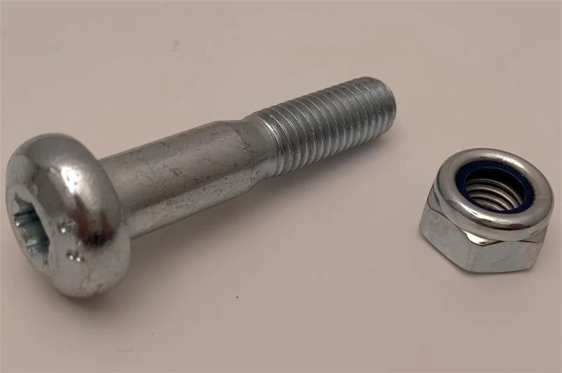 Ford Alt Salıncak Civatası  Escort 90>01  Fiesta 95-08, Ka - Alm 21110