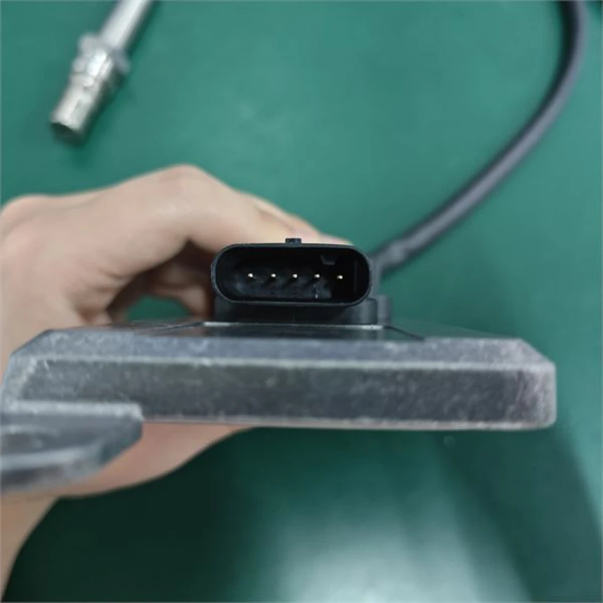 İveco Truck Nox Katalızator Sensoru İveco Stralıs-Trakker II 12>  X-Way 19>  Euro 6   834 MM - 5 Pin - Yunyı Nox1208