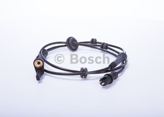 ABS SENSORU ON SAG DOBLO 1.3 / 1.9JTD - BOSCH 0986594577