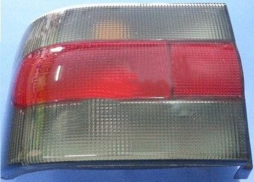 Renault Eski Stop Lambası Sag R19 Hb - Zenon Rn7554