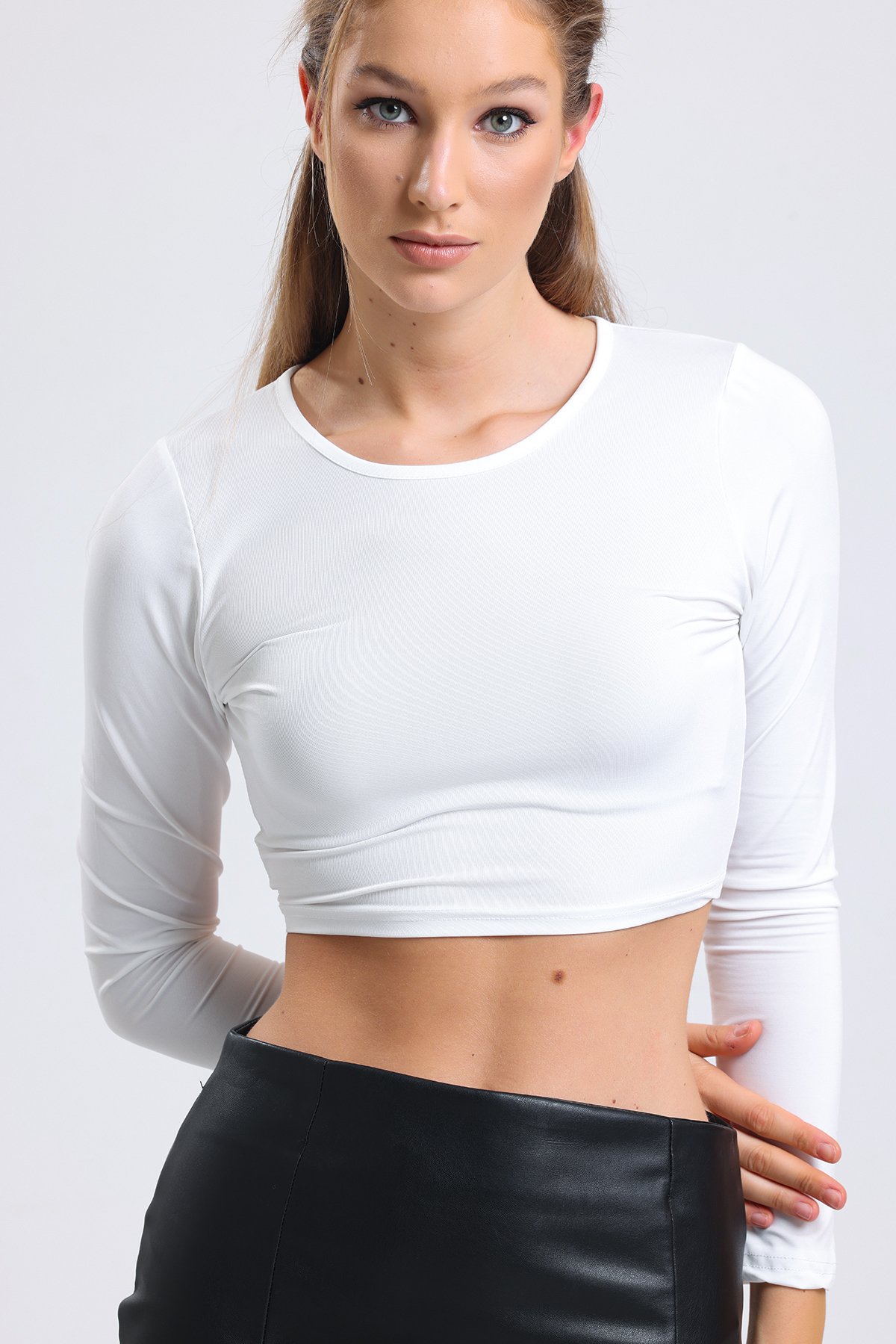 Beyaz sırt detaylı bluz LTNBLZ03