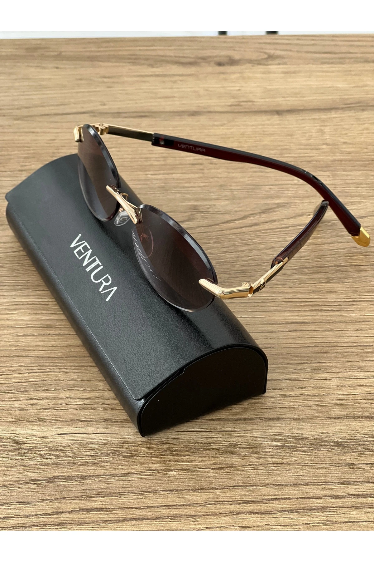 Ventura VNT2526 36/12/142 Model Güneş Gözlüğü