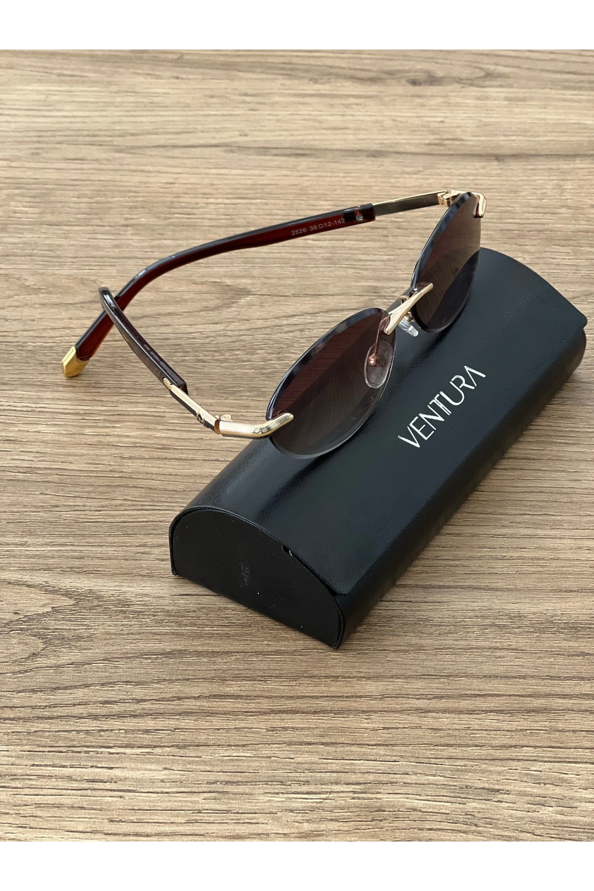 Ventura VNT2526 36/12/142 Model Güneş Gözlüğü