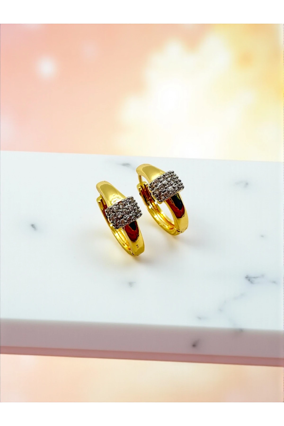 14K Gold Kaplama Zirkon Taşlı Küpe