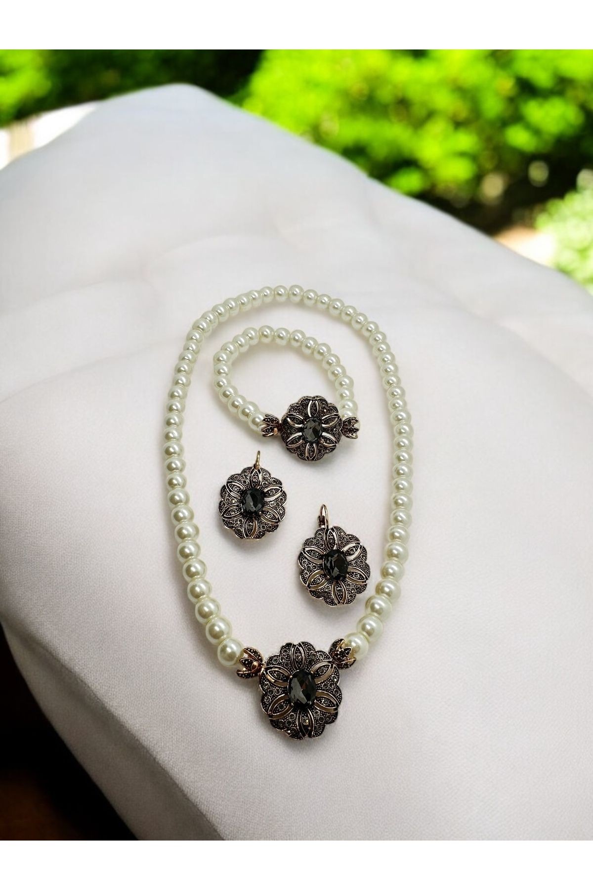 Black Diamond Taşlı Çiçek İnci Kolye, Küpe, Bileklik Set main variant image