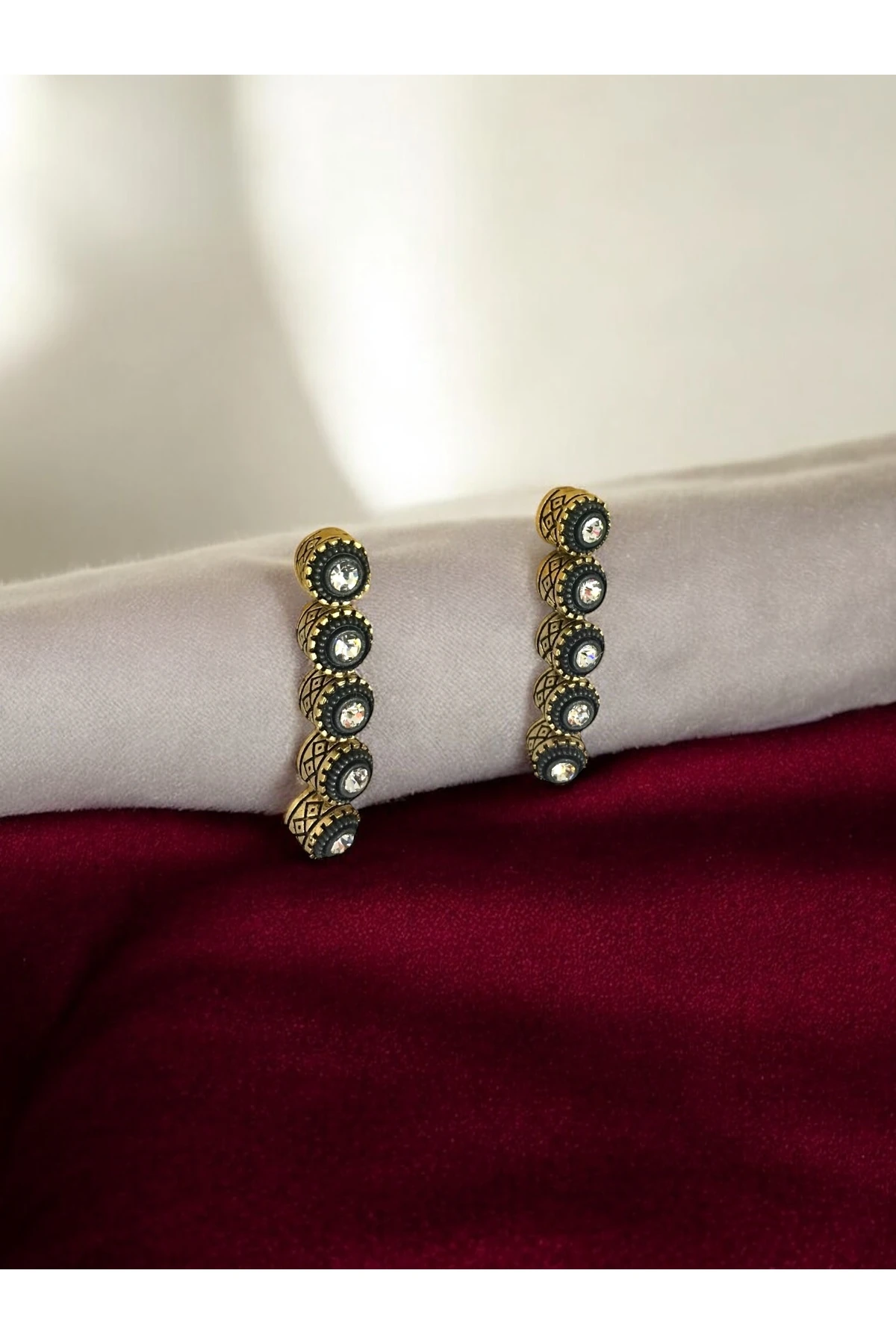 Elmas Montür Su Yolu Küpe main variant image