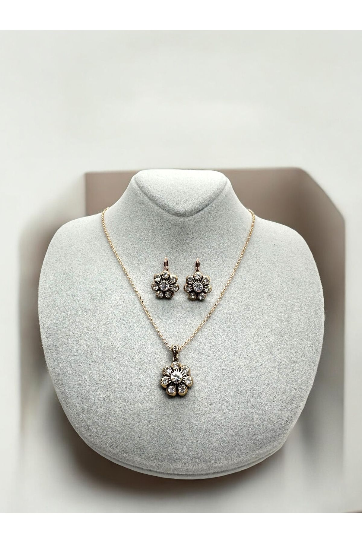 Turkuaz Taşlı Çiçek Motif Kolye, Küpe Set