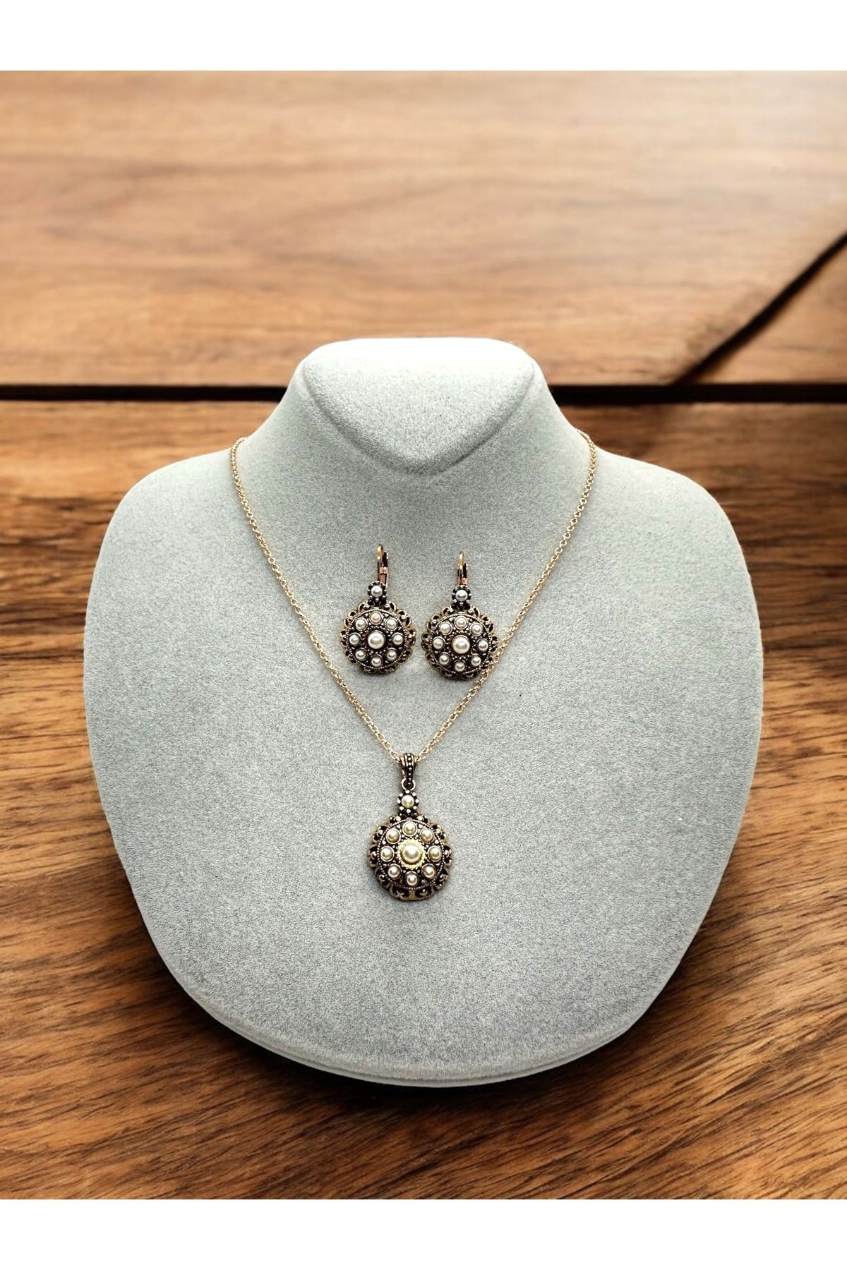 Elmas Montür Çiçek Motif Kolye, Küpe Set