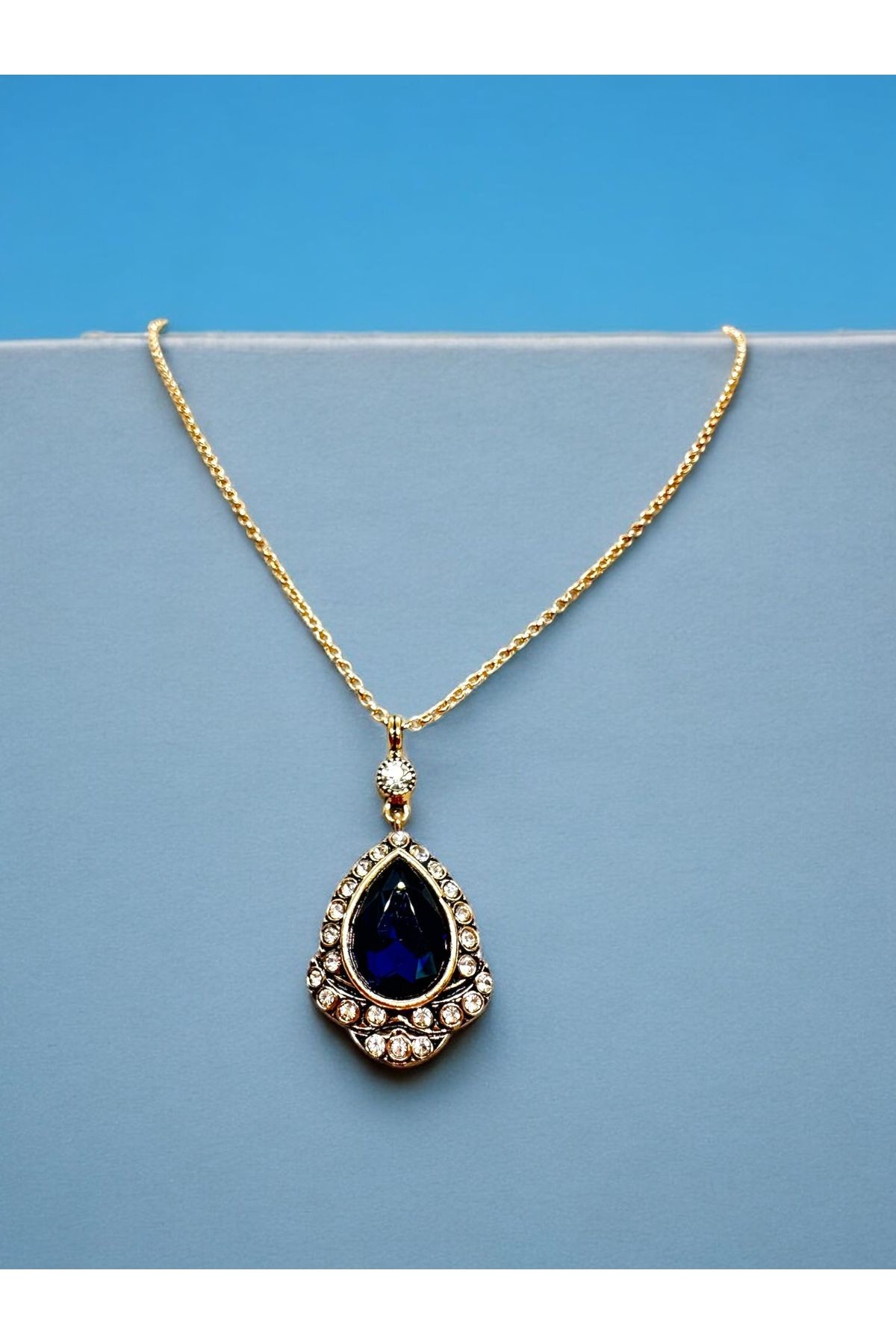 Zirkon Taş Detaylı Damla Kristal Kolye image