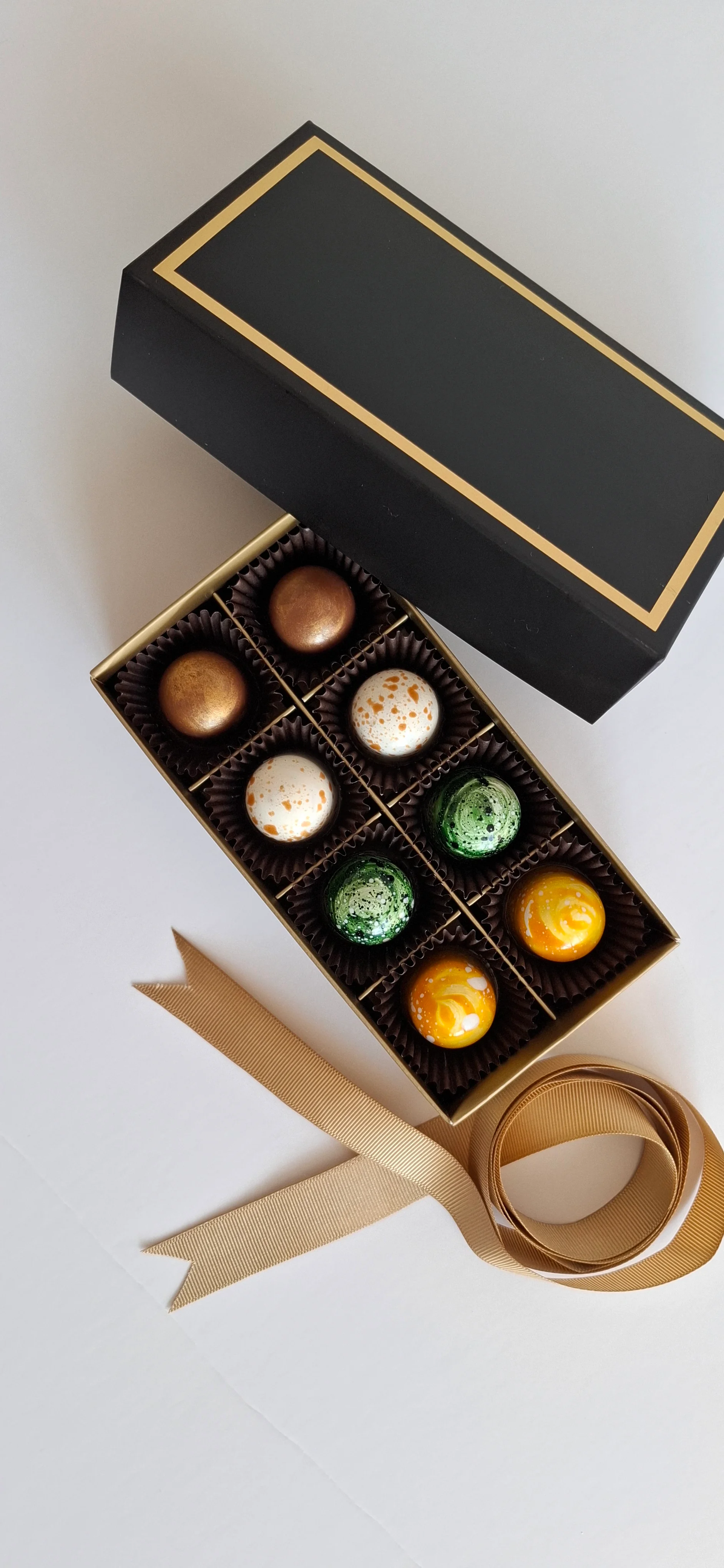 KARIŞIK 8 Lİ ARTİZAN BONBON ÇİKOLATA cover pic