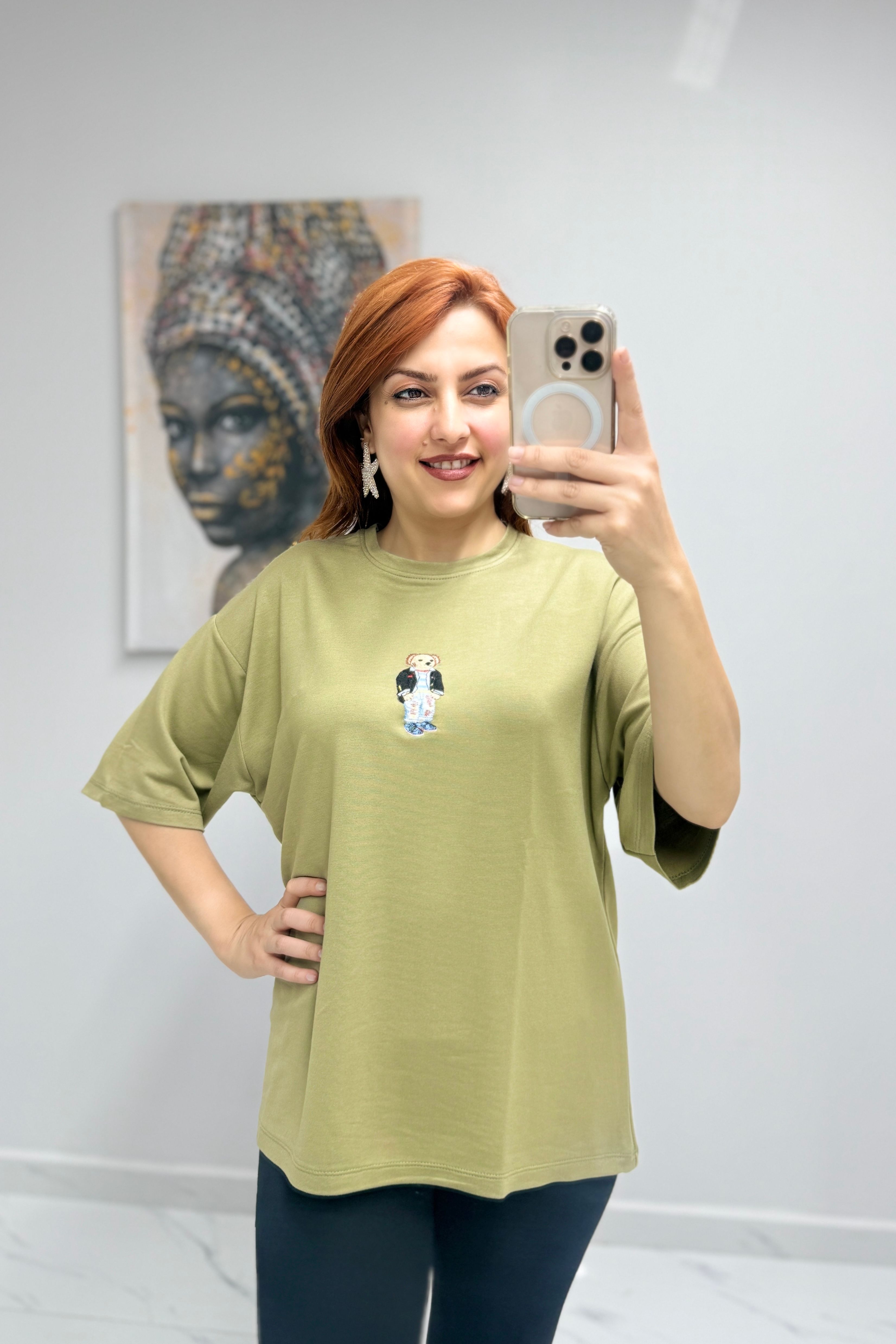 Kristal Kumaş Ayıcık Nakışlı Bluz - Yeşil