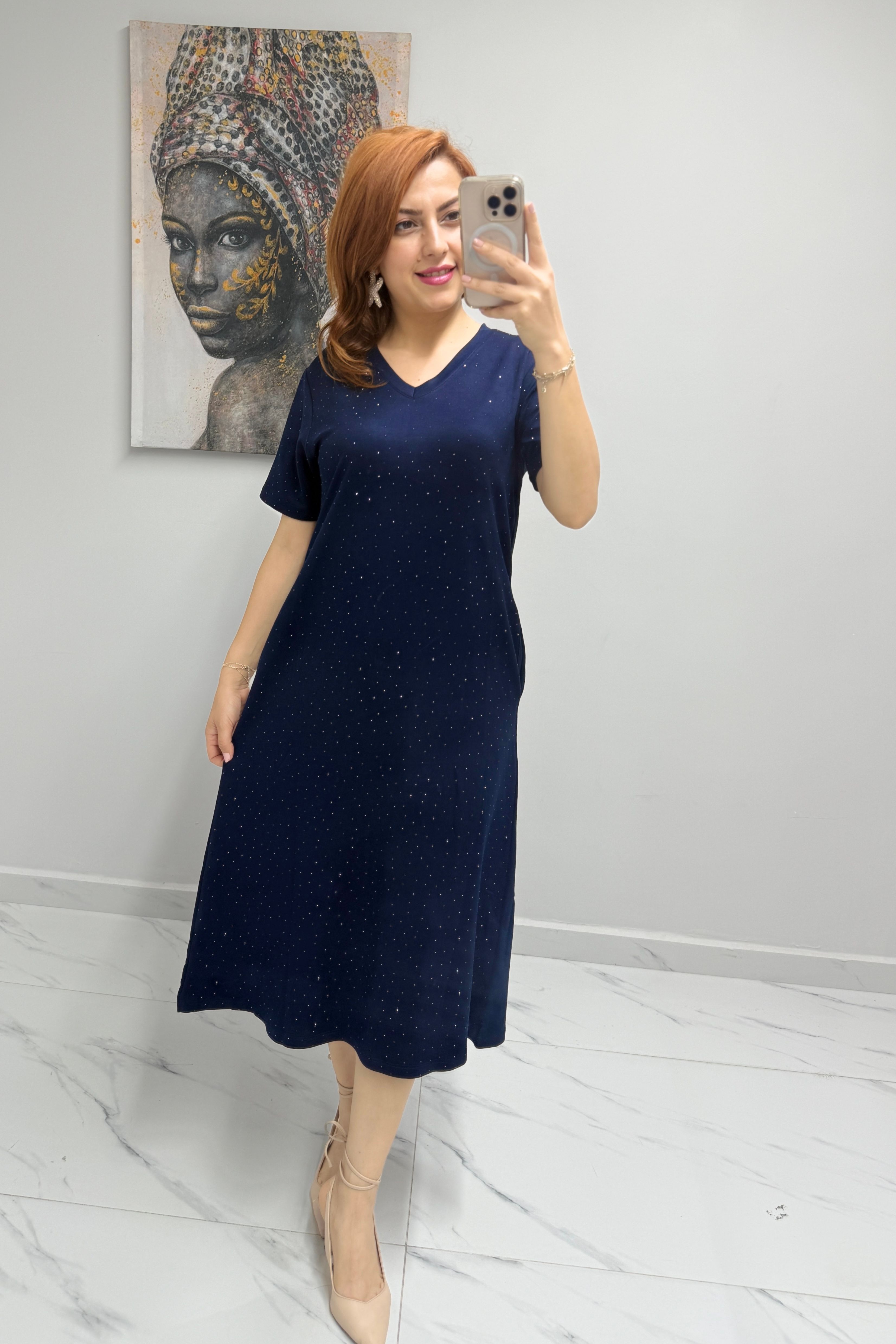 V Yaka Taşlı Elbise