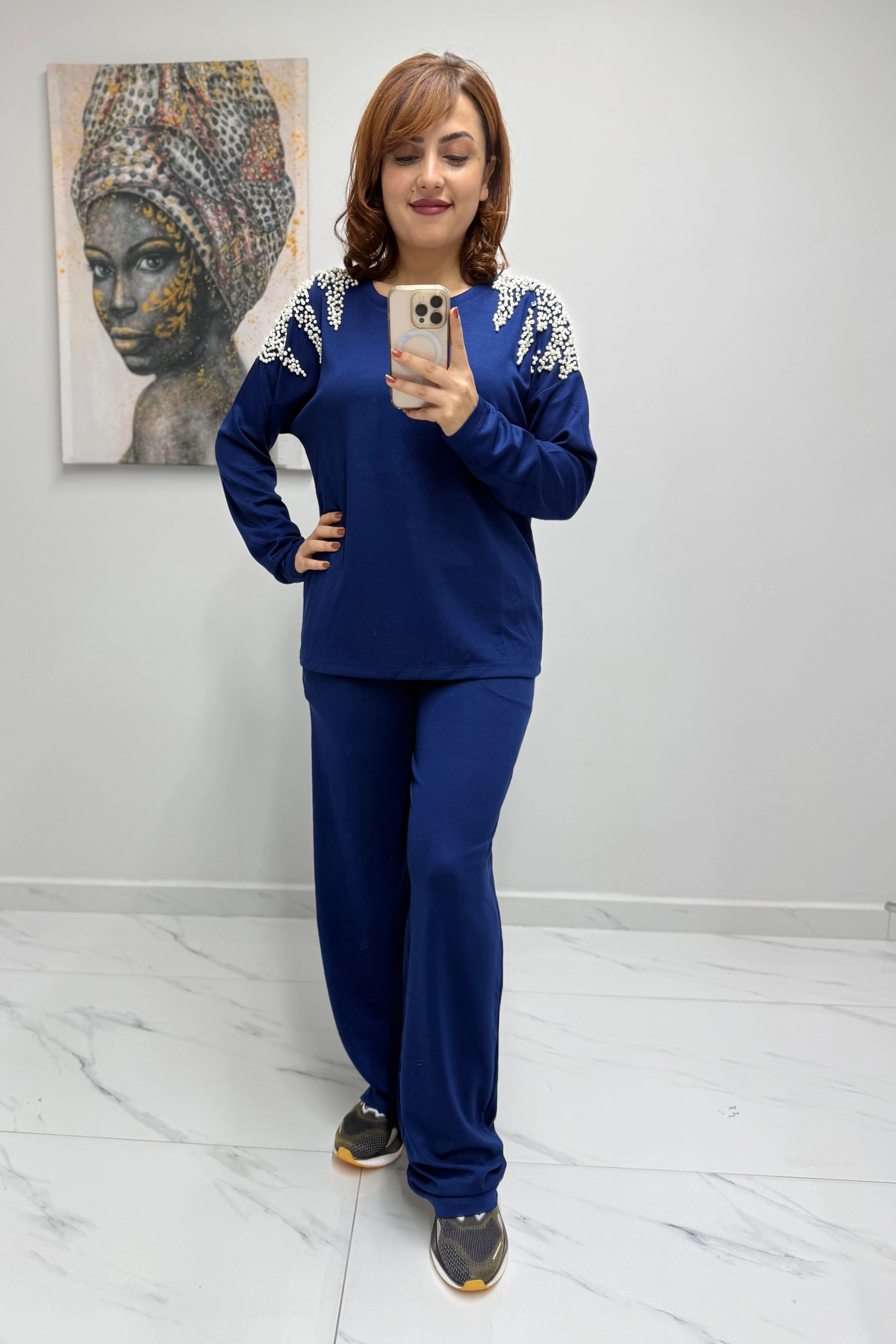 Omuzları İncili Takım