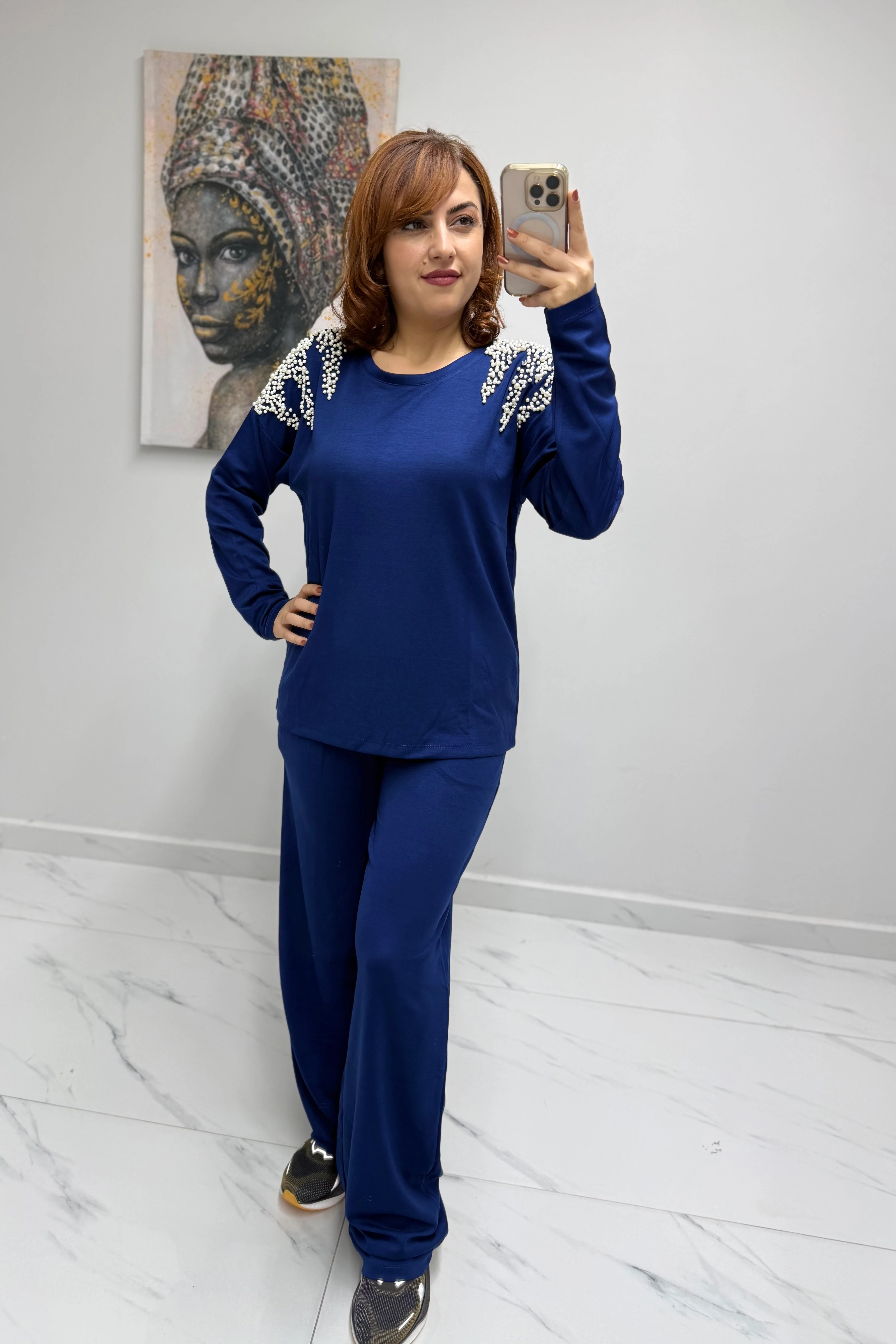 Omuzları İncili Takım