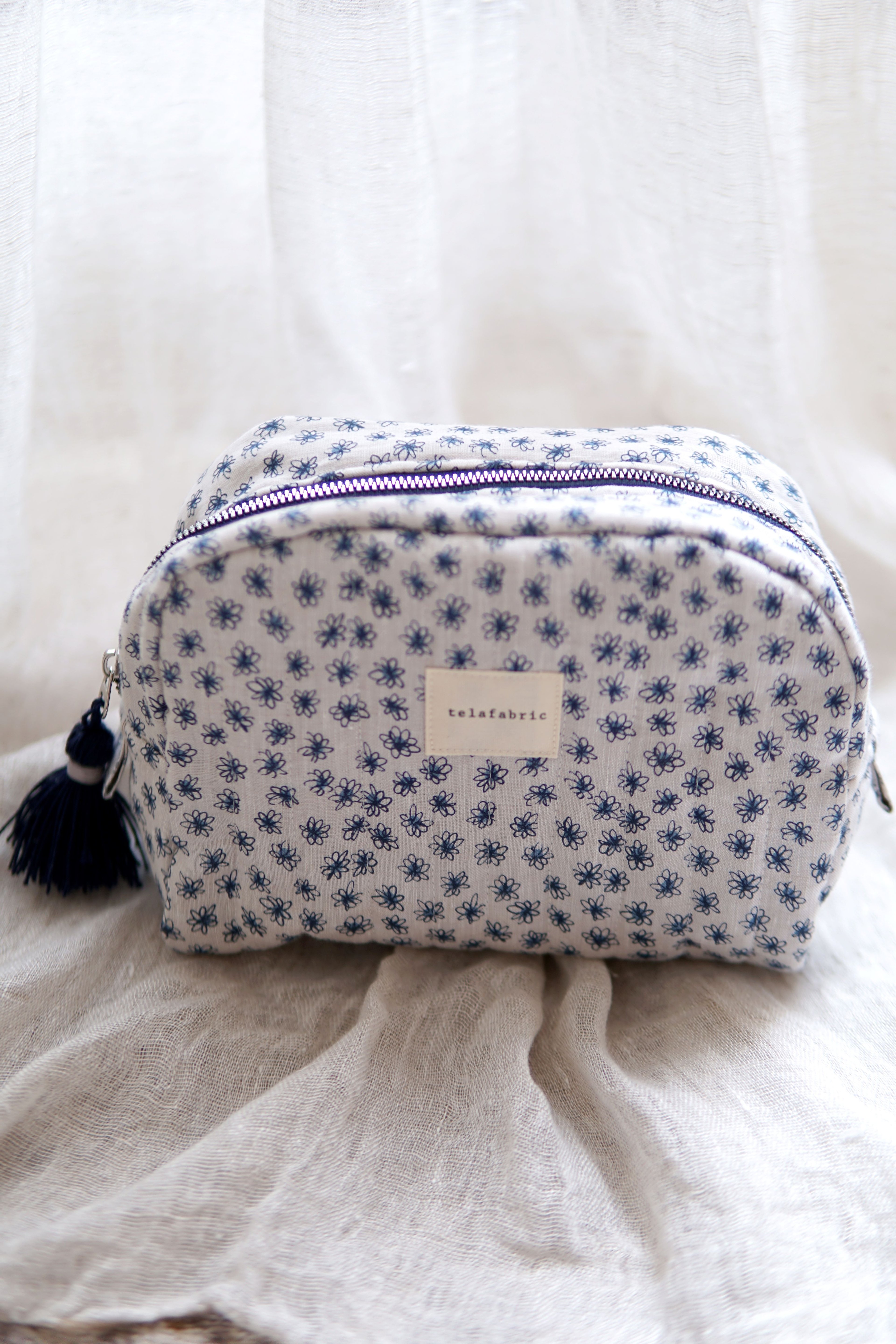 MİNİ MAVİ ÇİÇEKLİ KETEN MAKYAJ ÇANTASI / CLUTCH