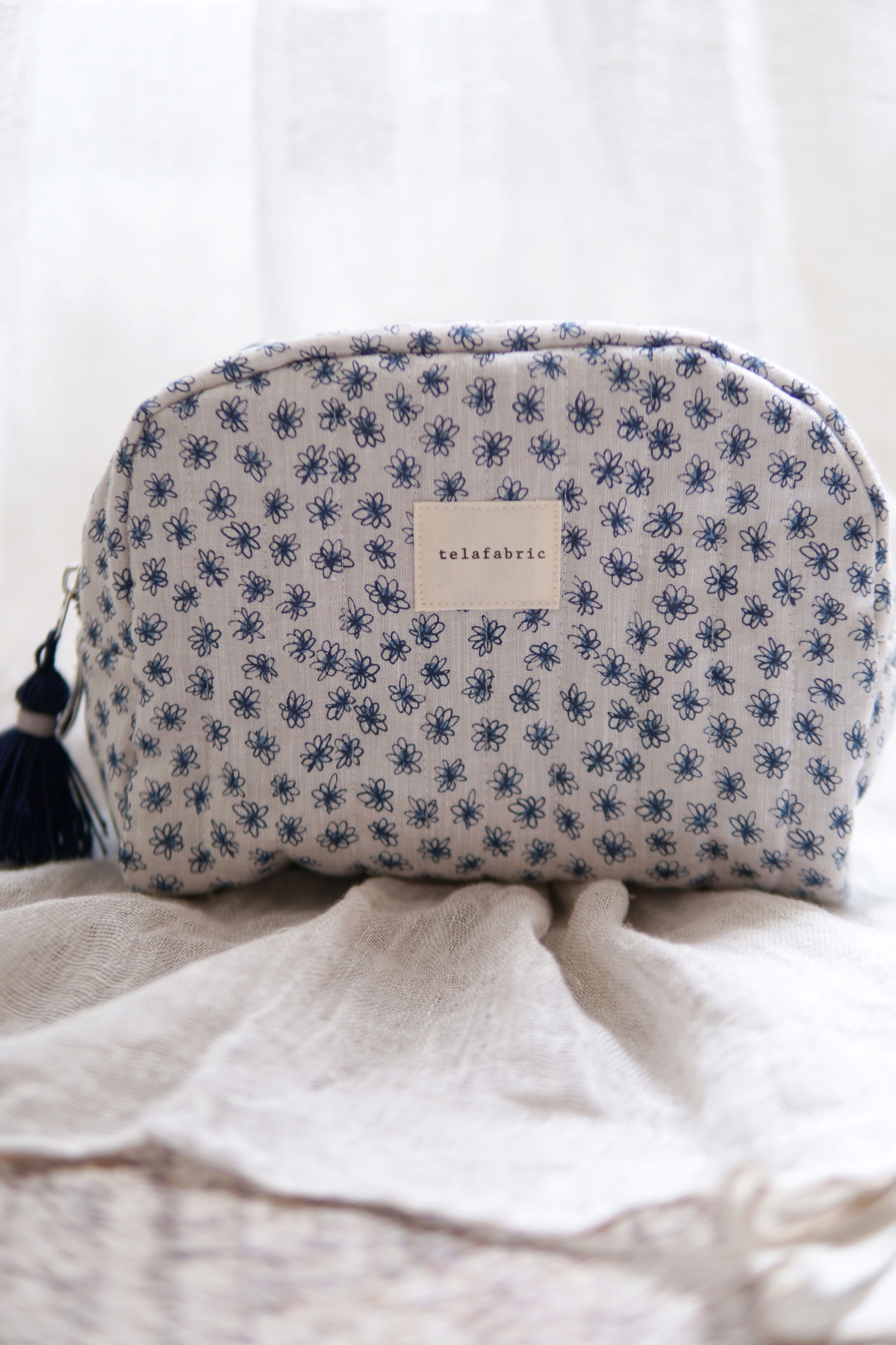 MİNİ MAVİ ÇİÇEKLİ KETEN MAKYAJ ÇANTASI / CLUTCH