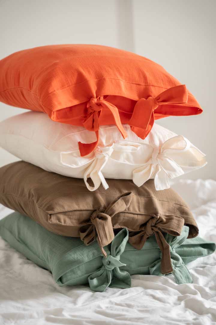 BAĞCIKLI MÜSLİN YASTIK KILIFI SETİ 4 RENK SEÇENEĞİ
