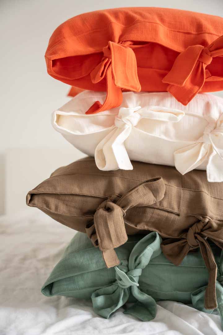 BAĞCIKLI MÜSLİN YASTIK KILIFI SETİ 4 RENK SEÇENEĞİ