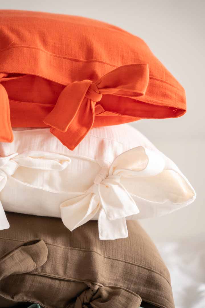 BAĞCIKLI MÜSLİN YASTIK KILIFI SETİ 4 RENK SEÇENEĞİ