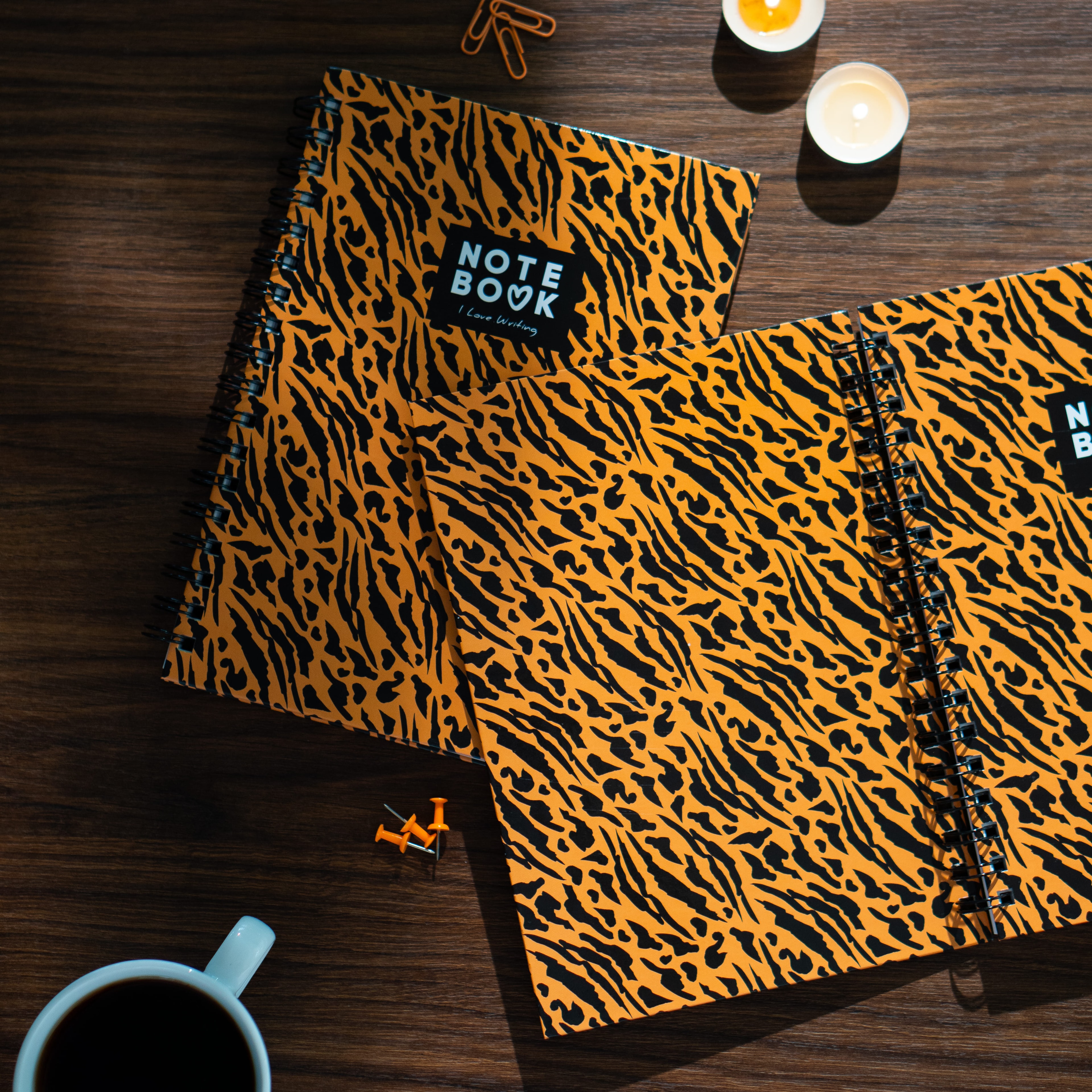 Kaplan Desen Sert Kapak Çizgili Defter 17x24 cm 200 Sayfa Not Defteri - Leopard Golden Claw