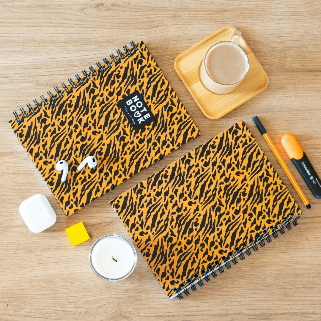 Kaplan Desen Sert Kapak Çizgili Defter 17x24 cm 200 Sayfa Not Defteri - Leopard Golden Claw