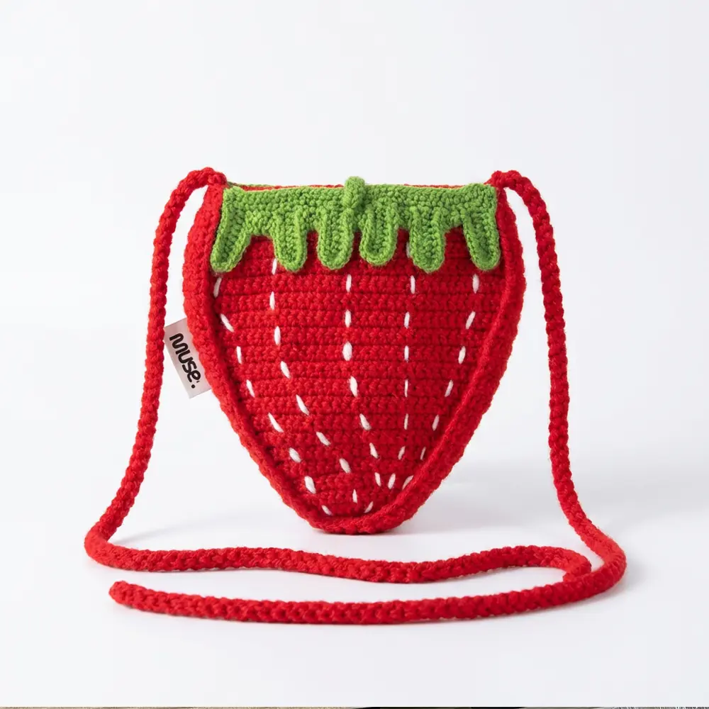 Berry Sweet - Çilek Formlu El Örgüsü Çocuk Çantası | Rug Muse