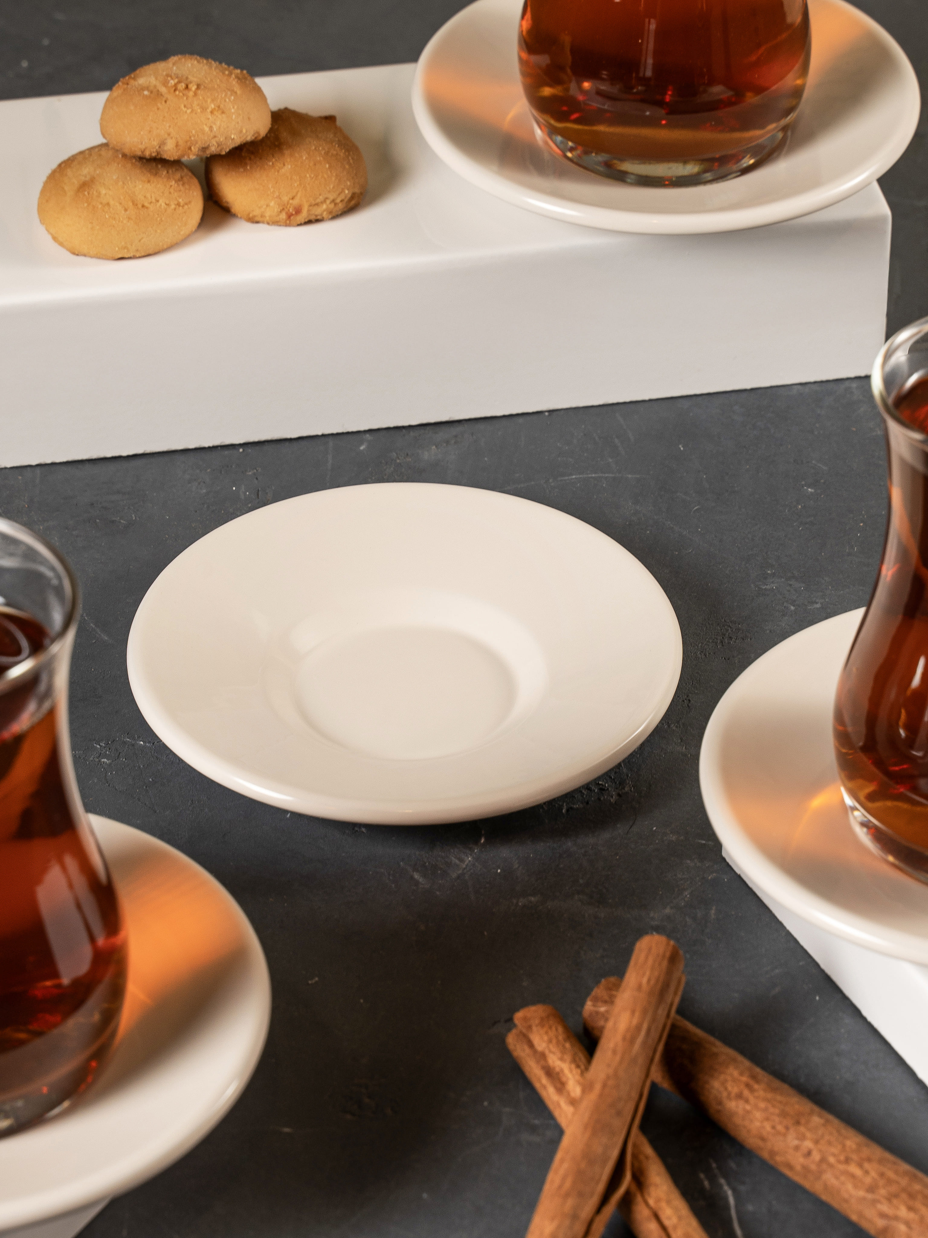 12’li Metal Çay Tabağı Seti – Kırılmaz & Paslanmaz