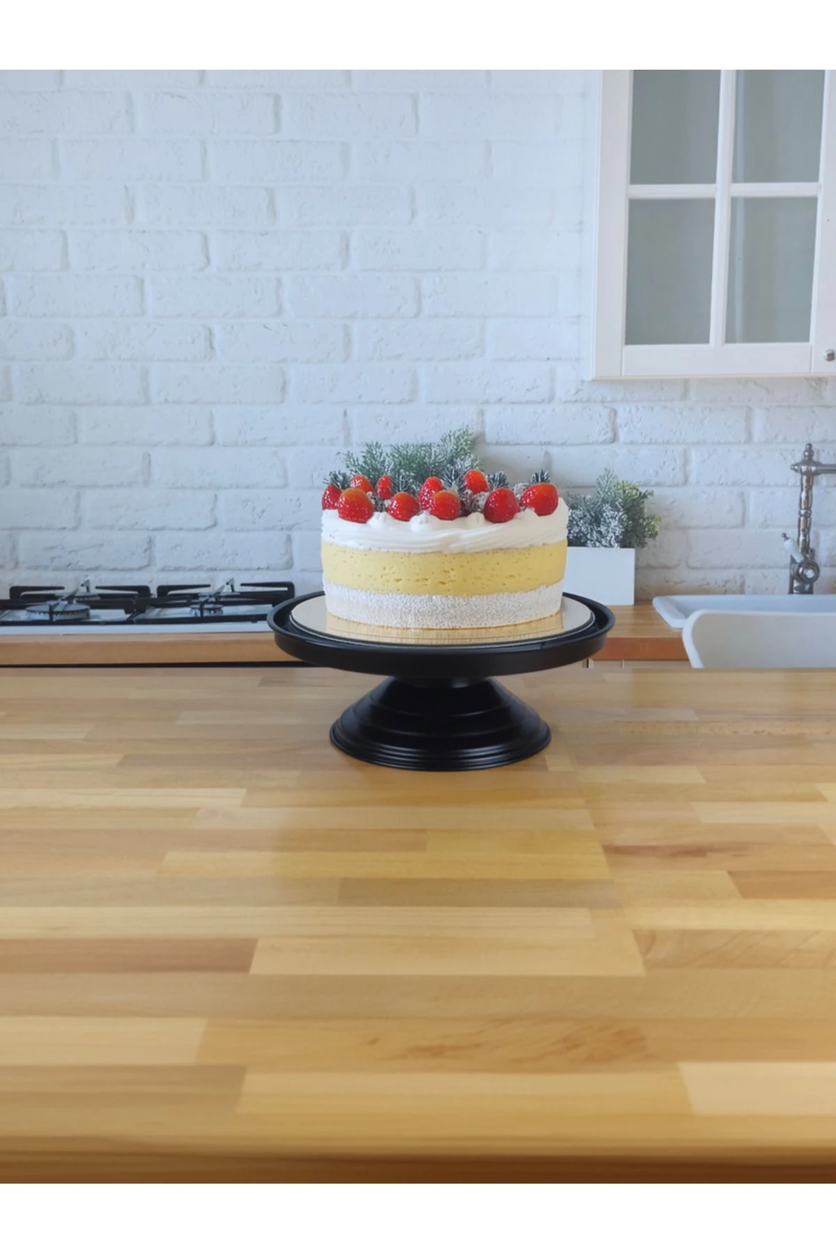 Frezya Ayaklı Servis Tabağı – Metal