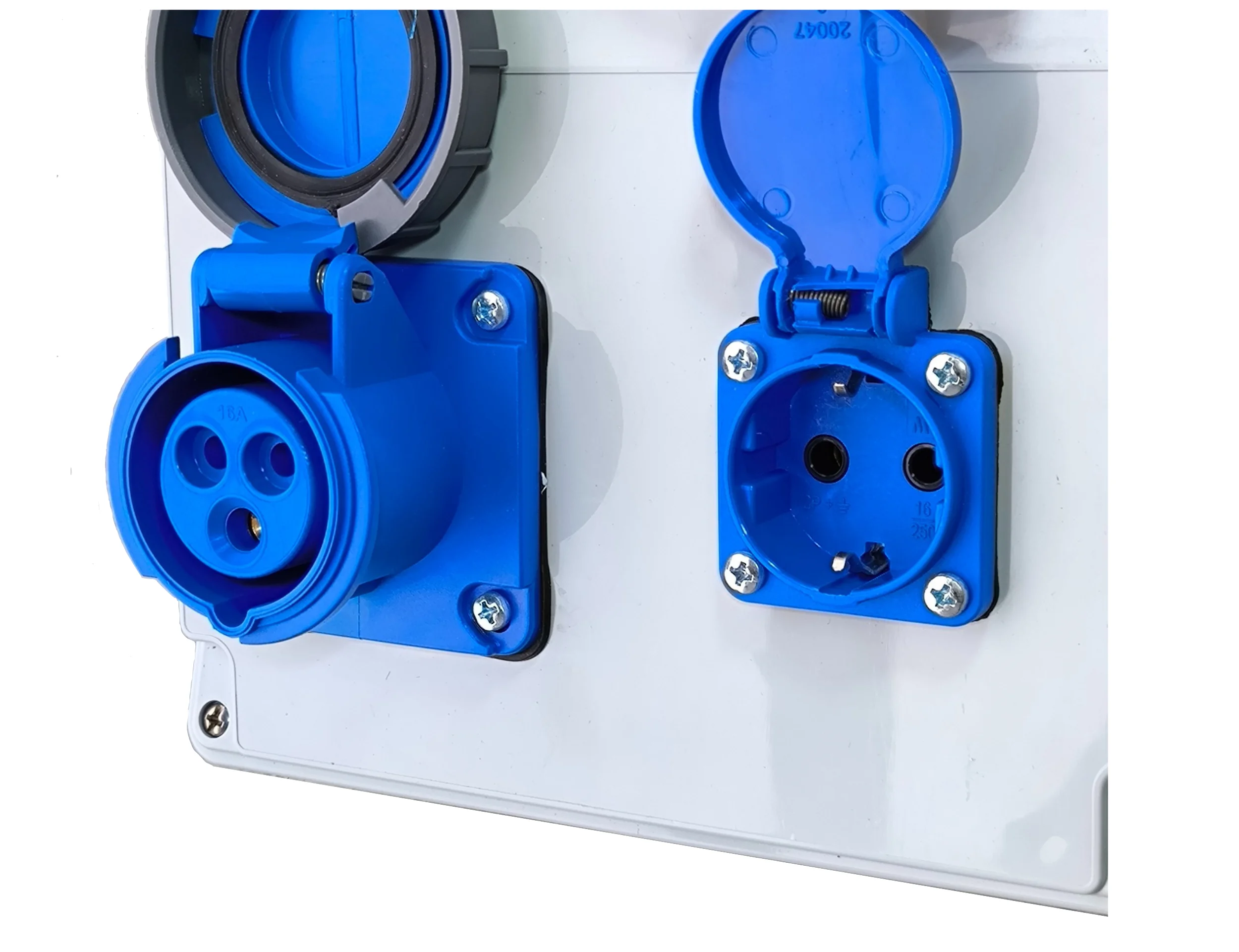 Eurotech Energy Montajlı Büyük Kombinasyon Kutusu (Mavi Prizli – Tesla Uyumlu)