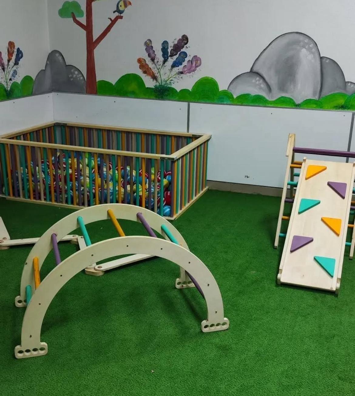 Renkli Ahşap Top Havuzu main variant image