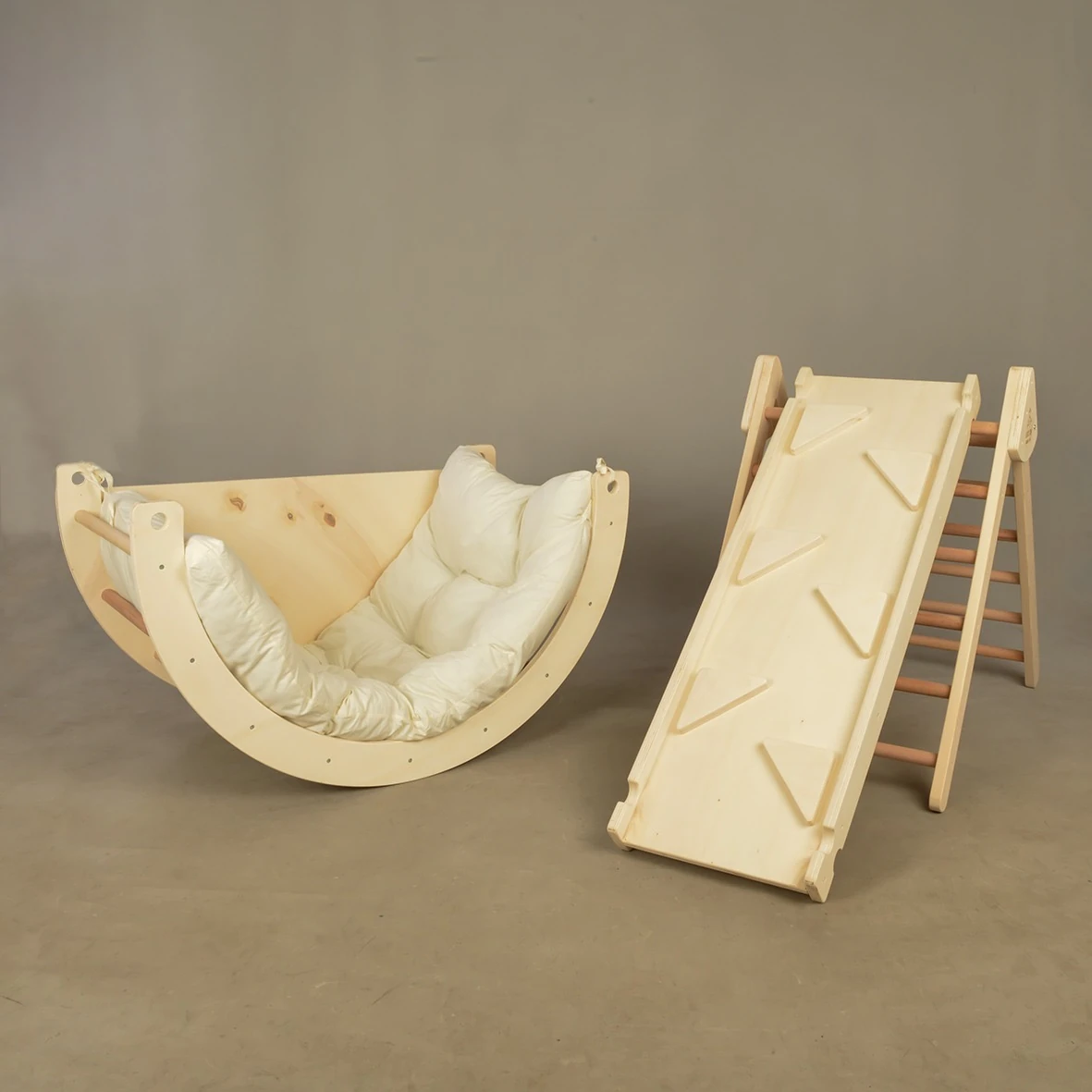 5'i 1 Arada Masa Fonksiyonlu Pikler Üçgeni Seti