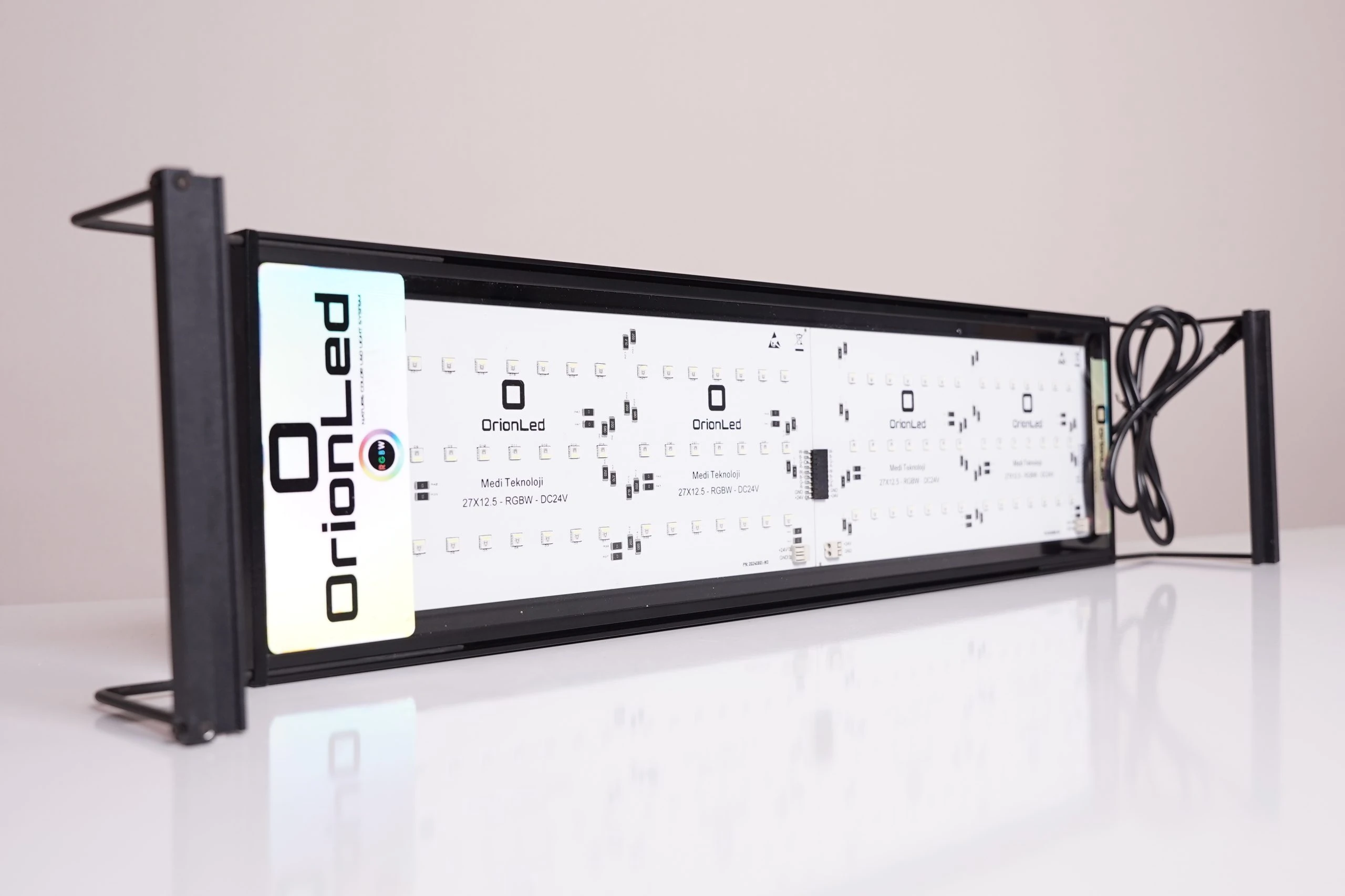 ORION LED D Serisi RGBW Telefon Kontrollü Aydınlatma BLACK 60cm